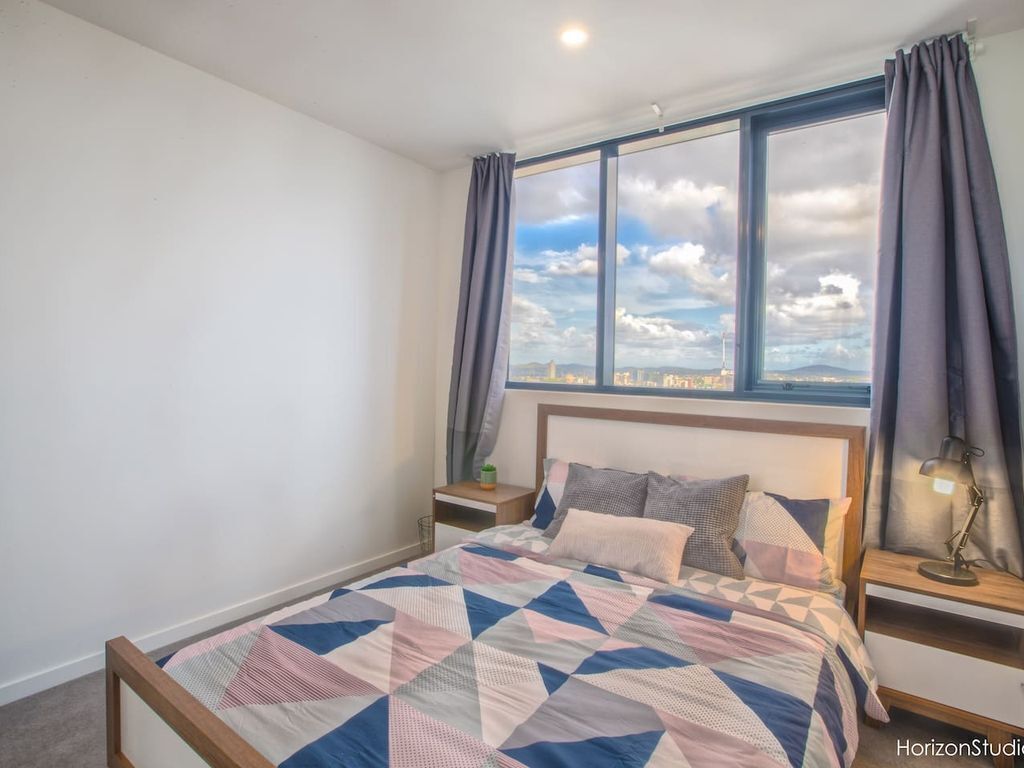 2bedroom Unit With City/river/mt View @ South Bank