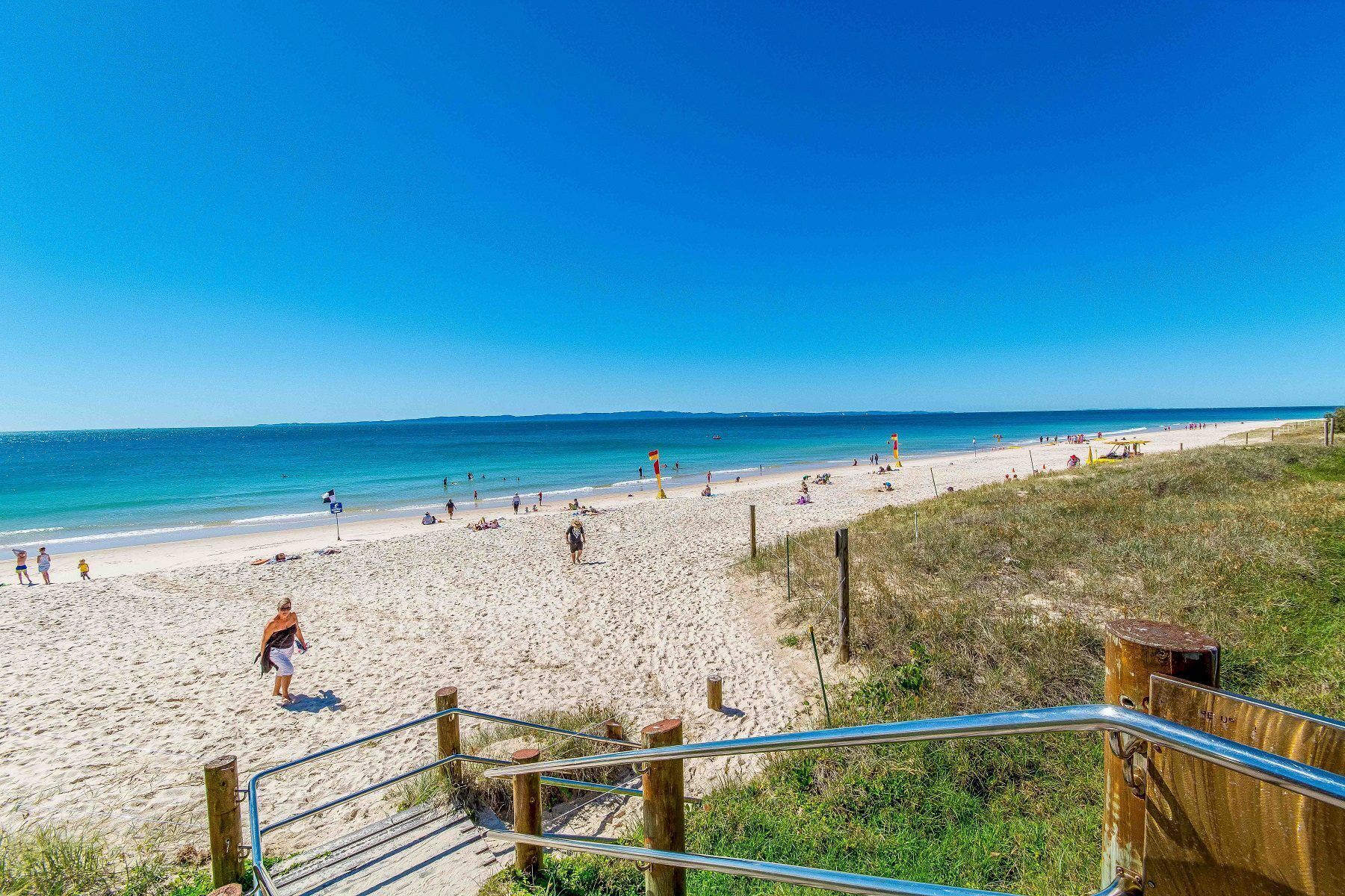 Walk to Surf Beach, Club and Shops – Sands Court Boyd St, Woorim