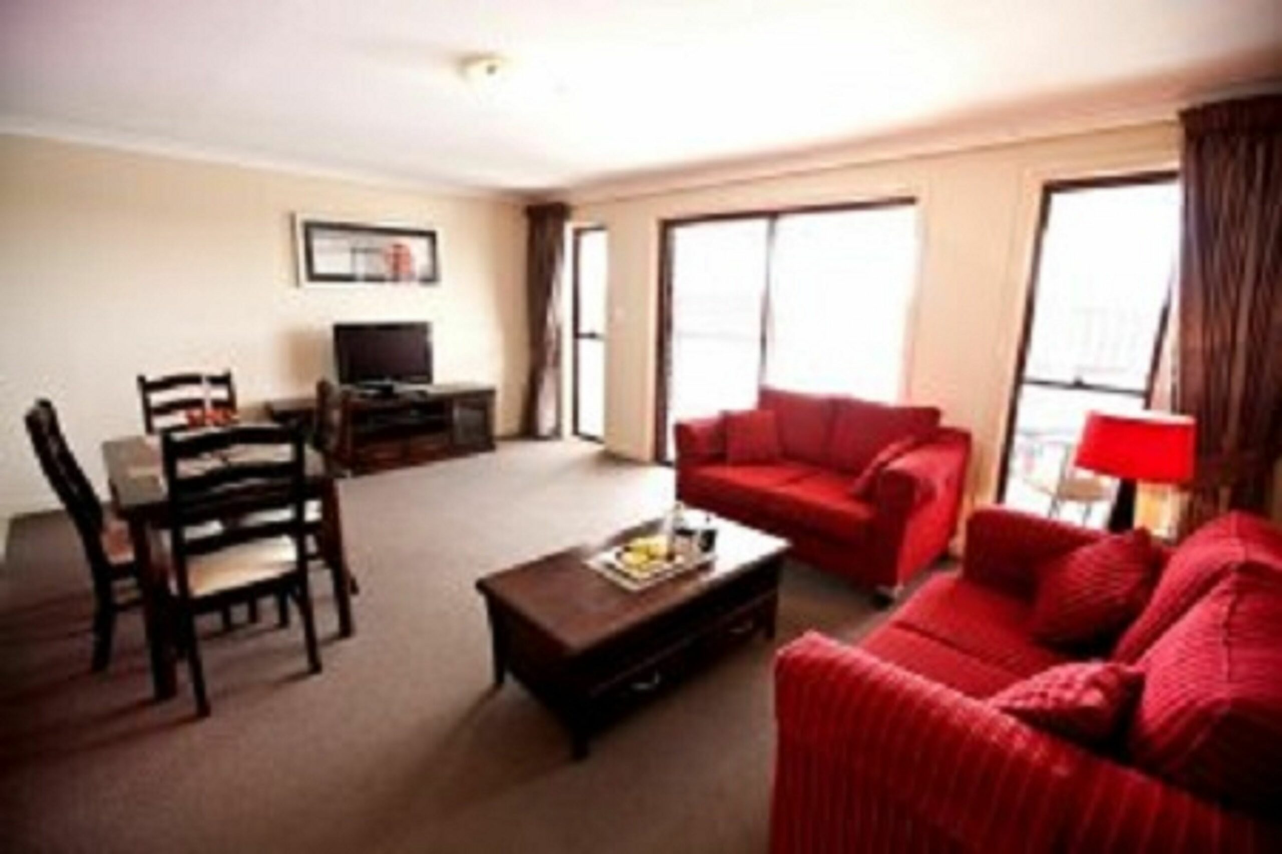 Cattleman's Country Motor Inn & Serviced Apartments