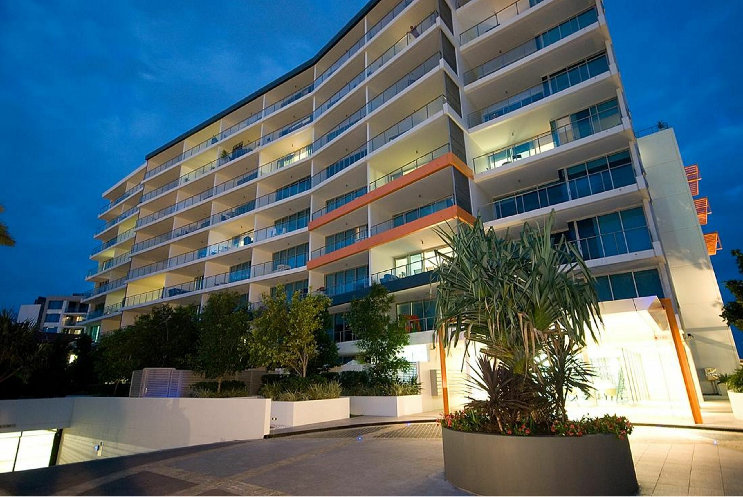 Silvershore Apartments on the Broadwater