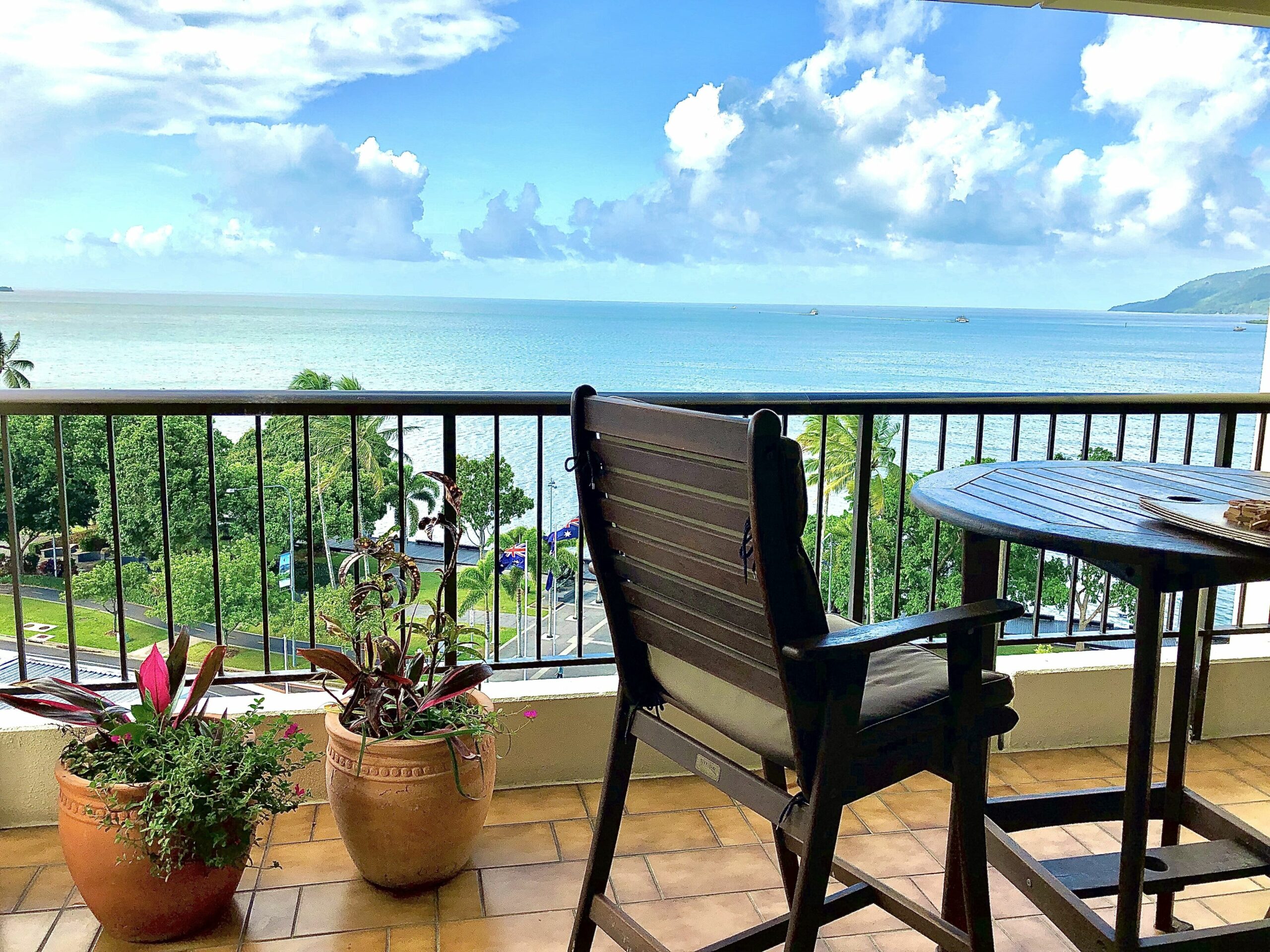 Cairns Apartment Esplanade Ocean Views