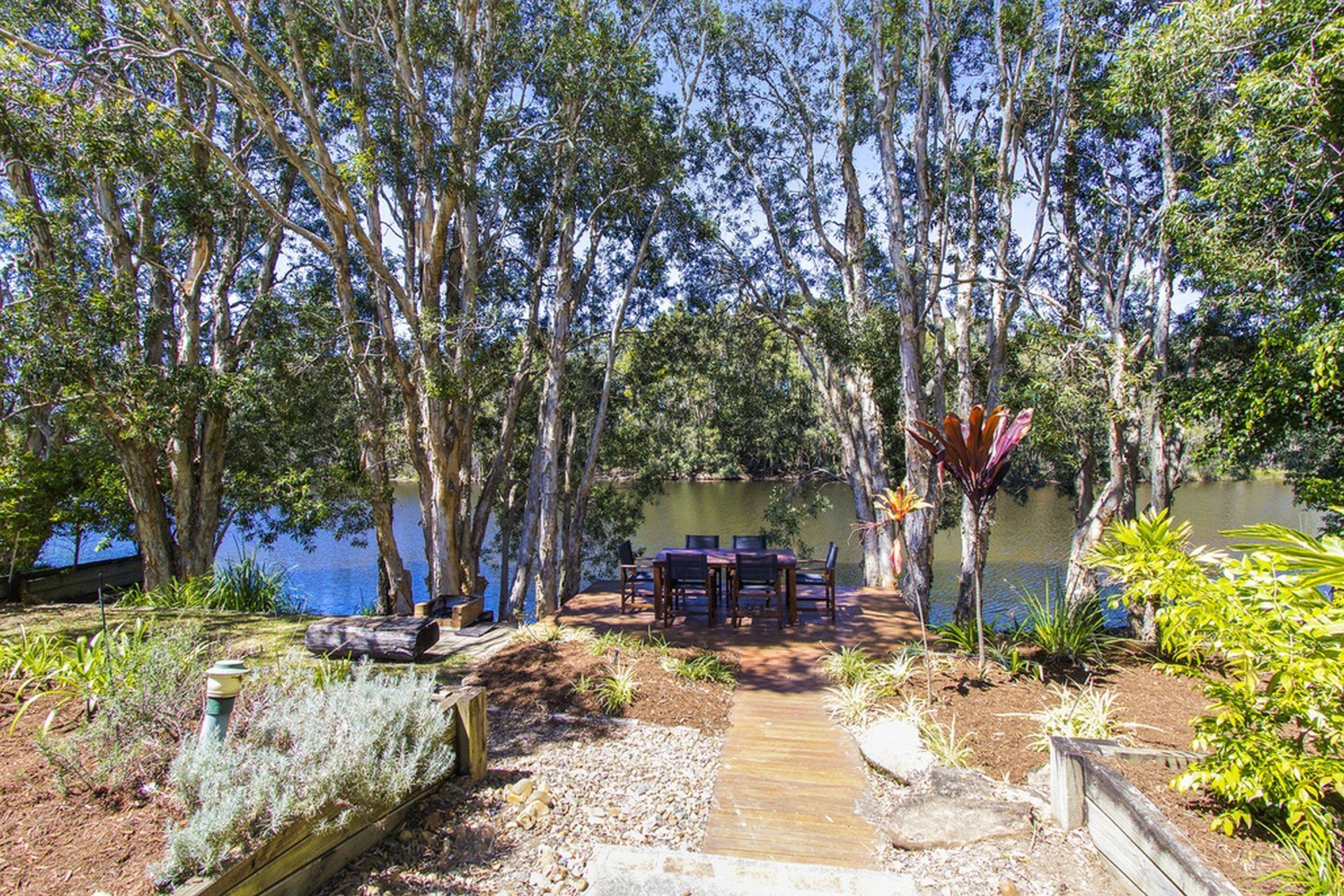 Cabarita Beach Bliss - Holiday Home On The Lake