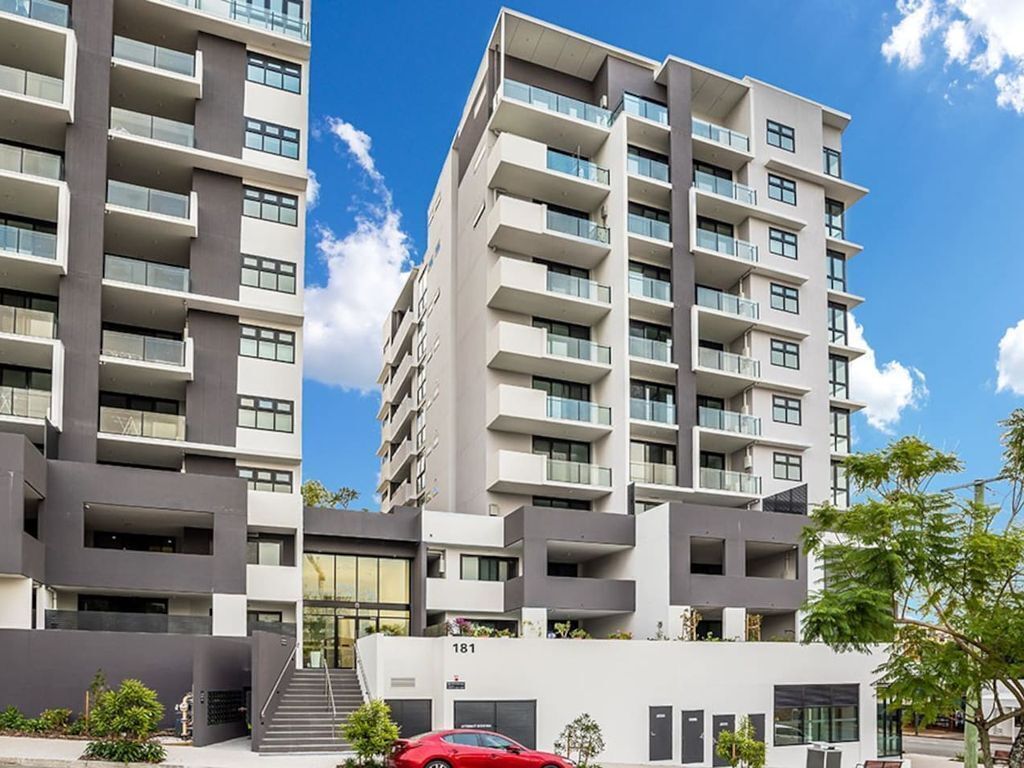 Brand NEW Stunning 3 Bedroom Indooroopilly Pool/aircon/parking