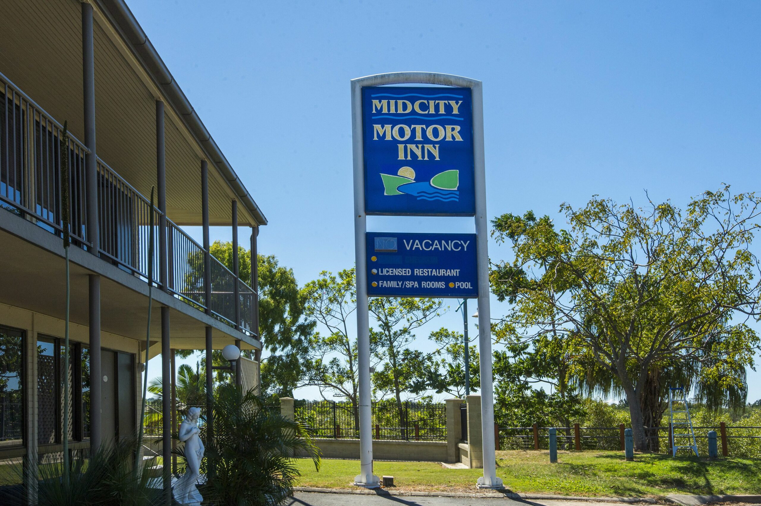 Mid City Motor Inn