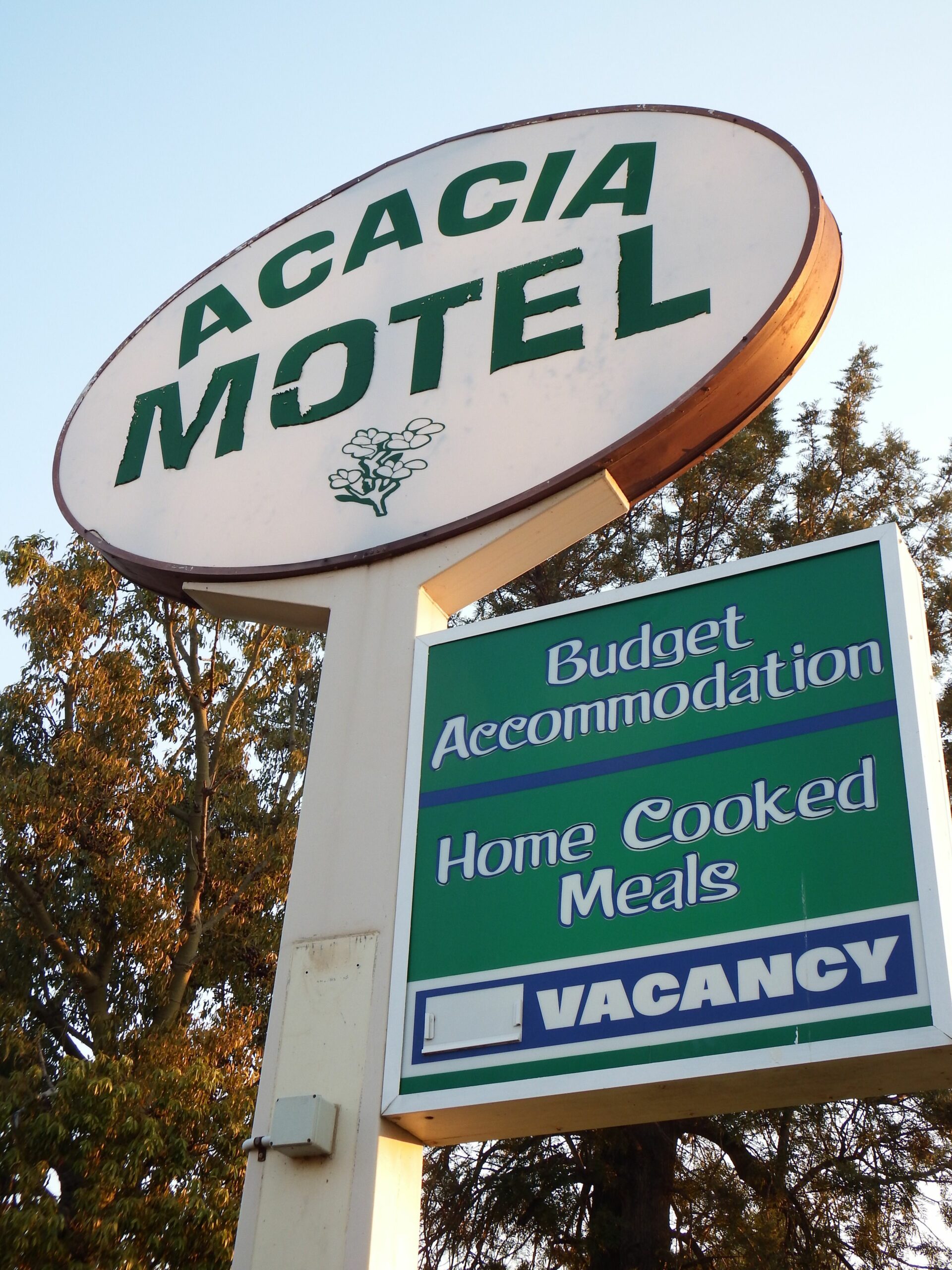 Acacia Motel