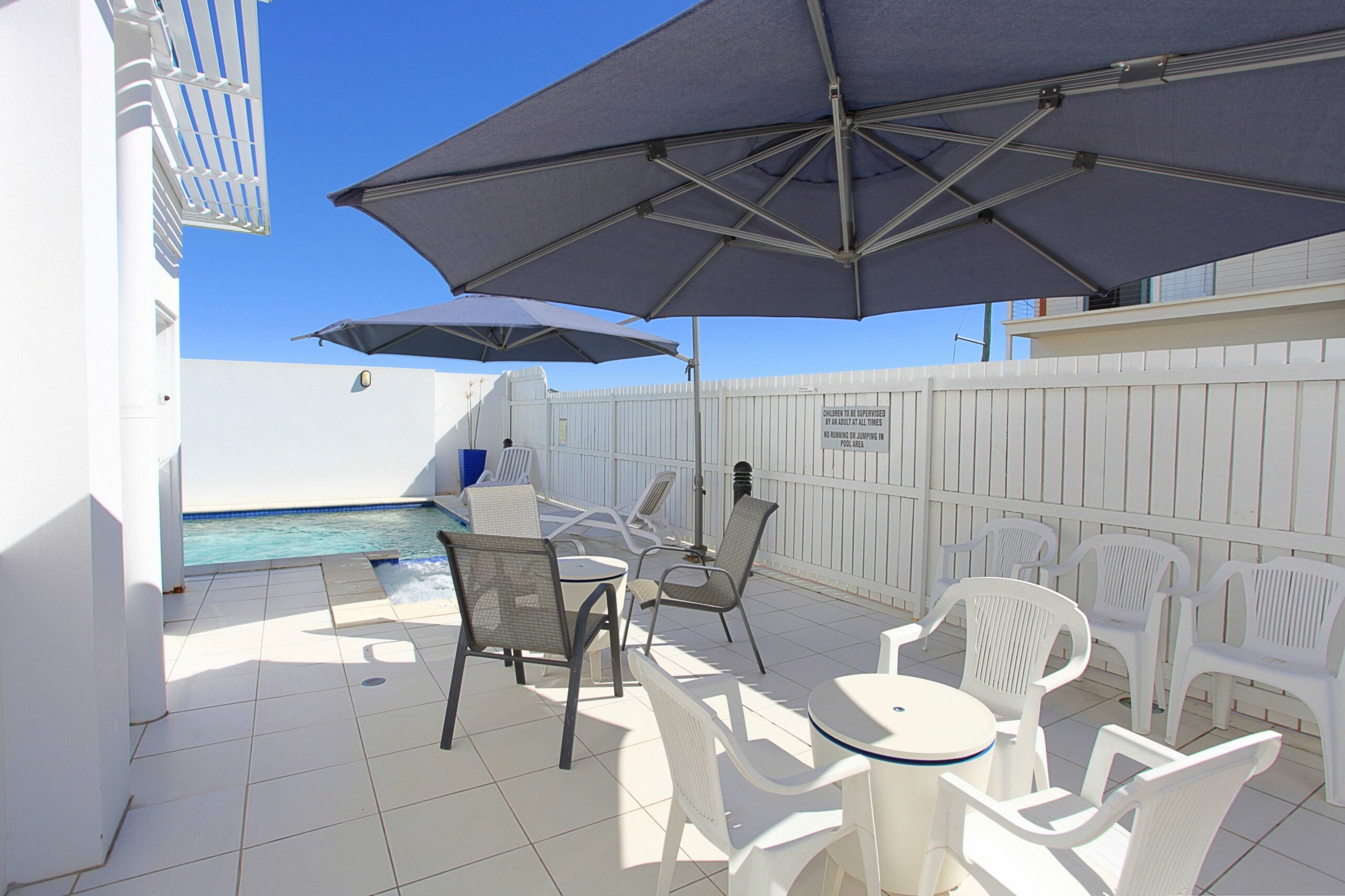 Koola Beach Apartments Bargara