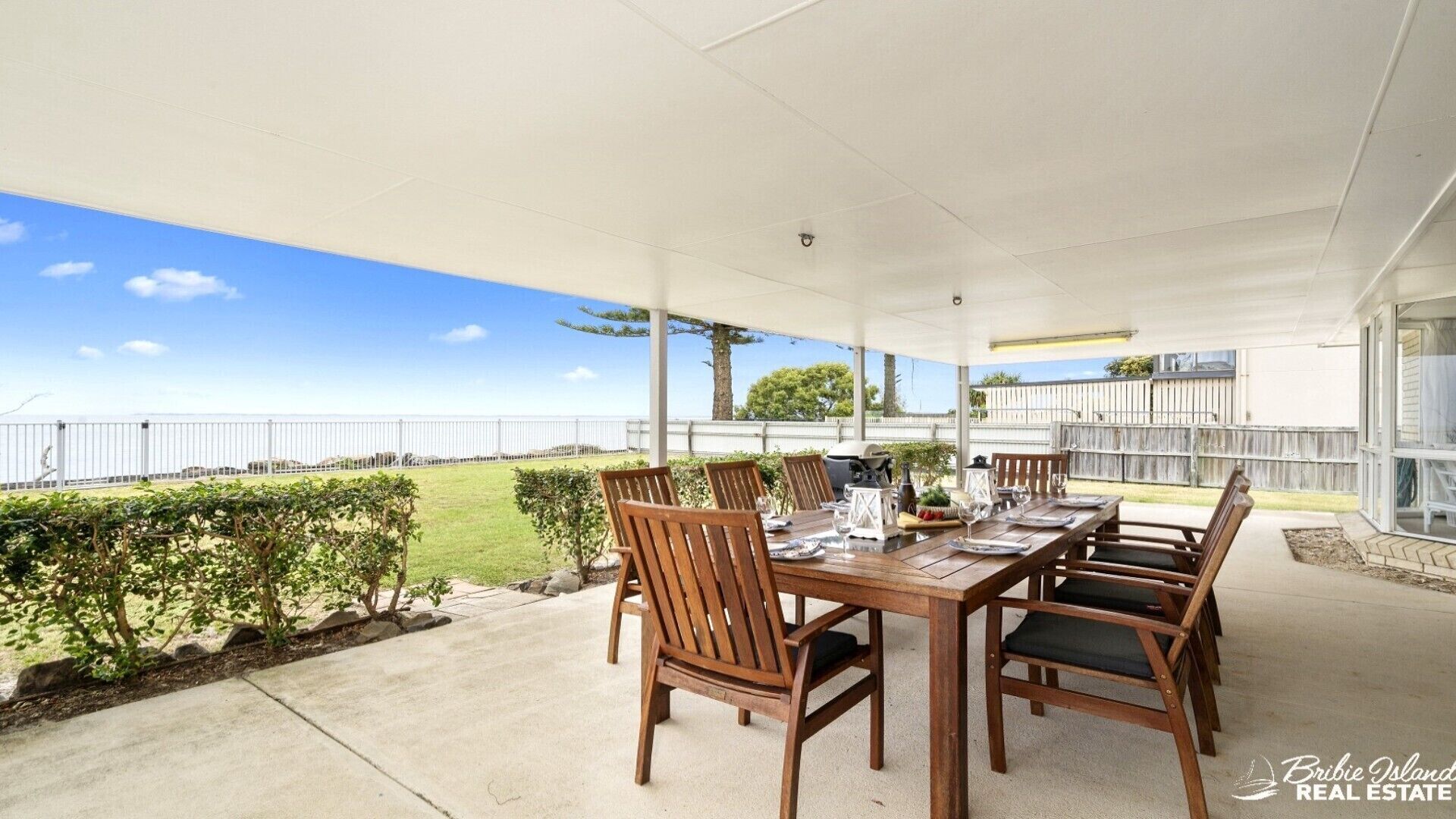 THE BEACH HOUSE - ABSOLUTE BEACHFRONT RETREAT