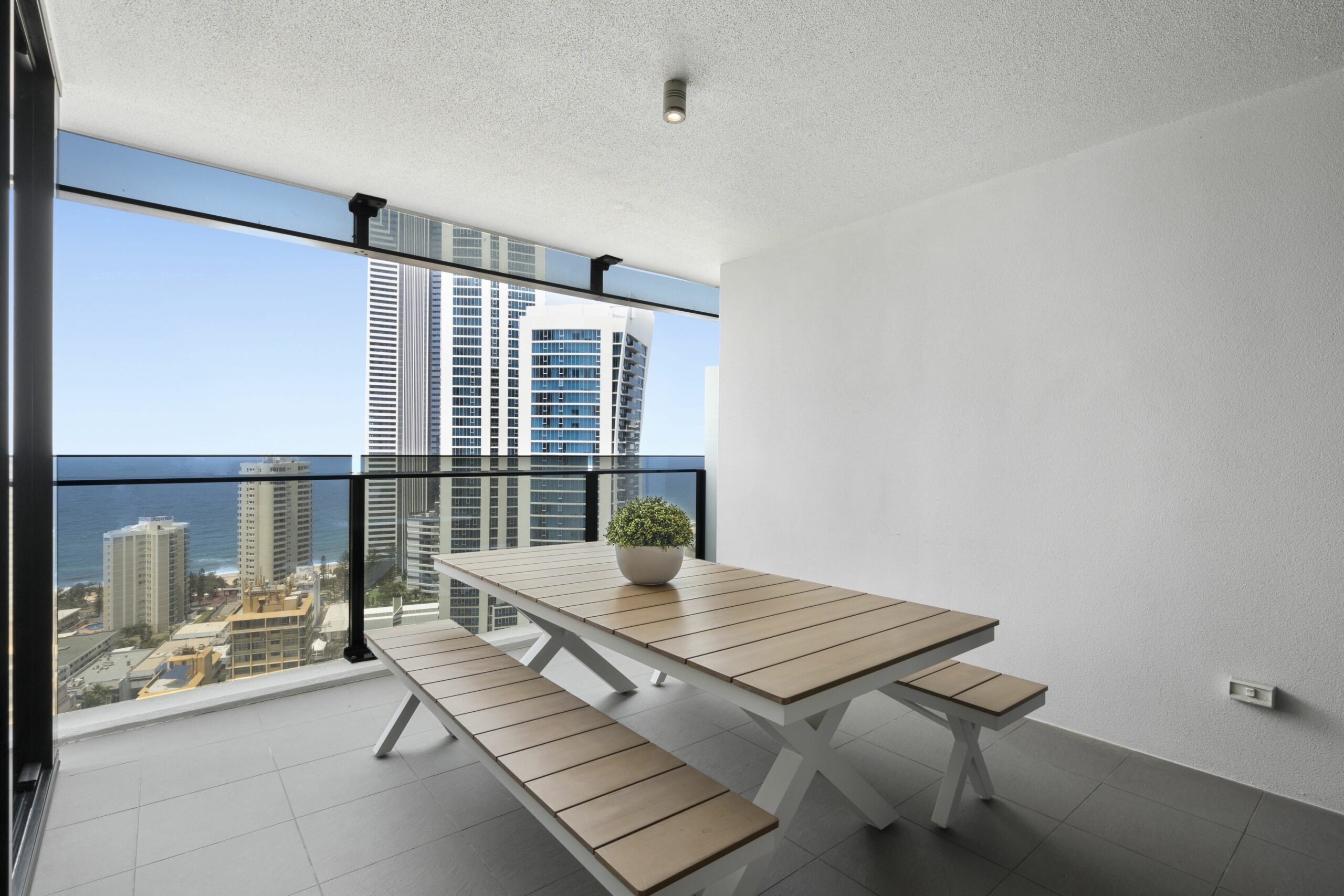 Circle on Cavill Surfers Paradise - GCLR