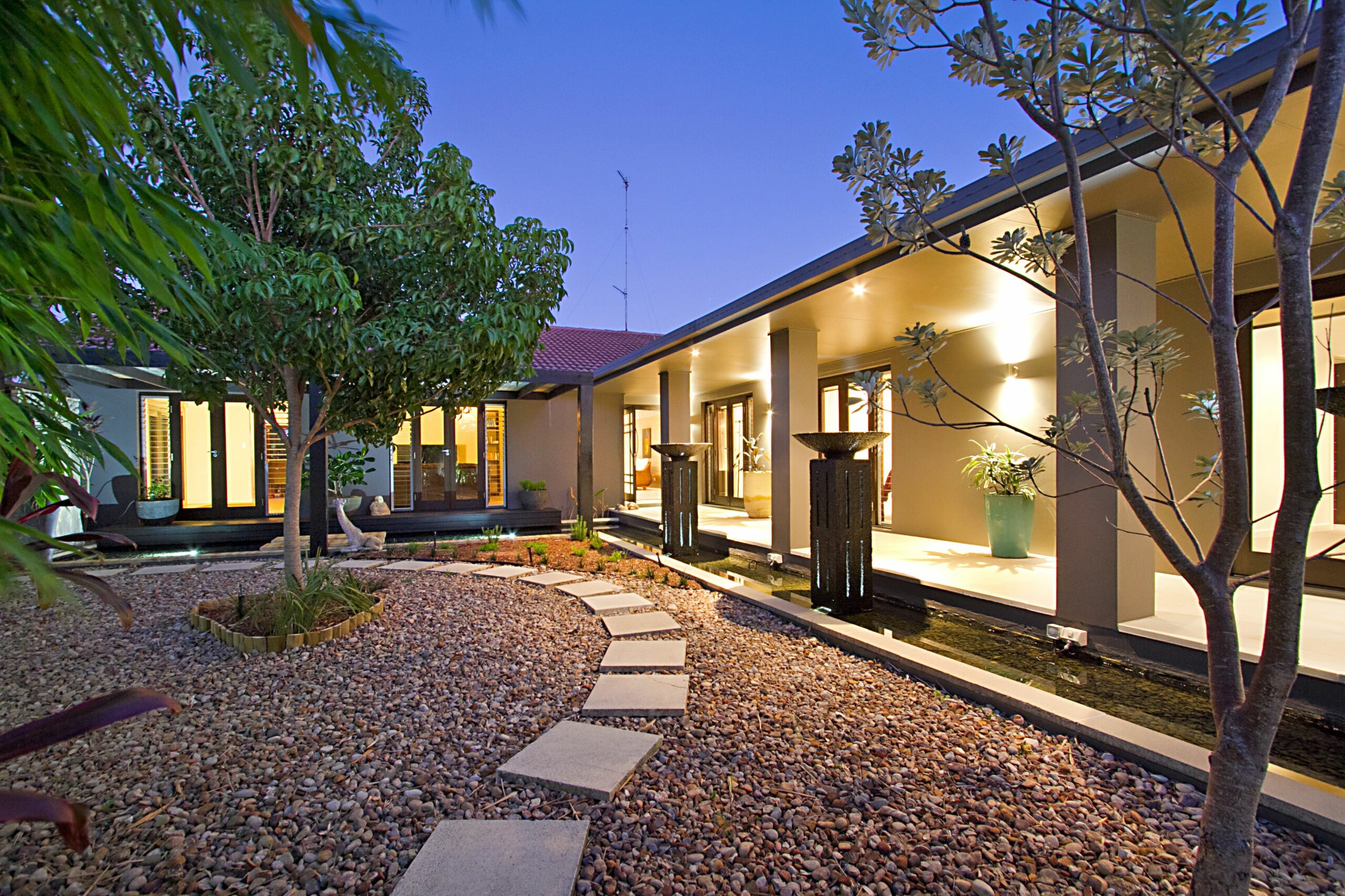 The Bali Hut on the Waters of the Central Gold Coast Apartment 5