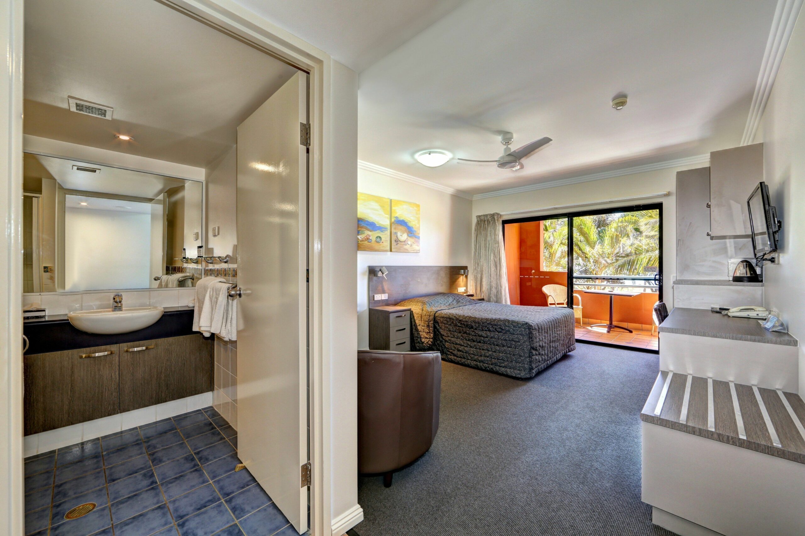 Kacys Bargara Beach Motel