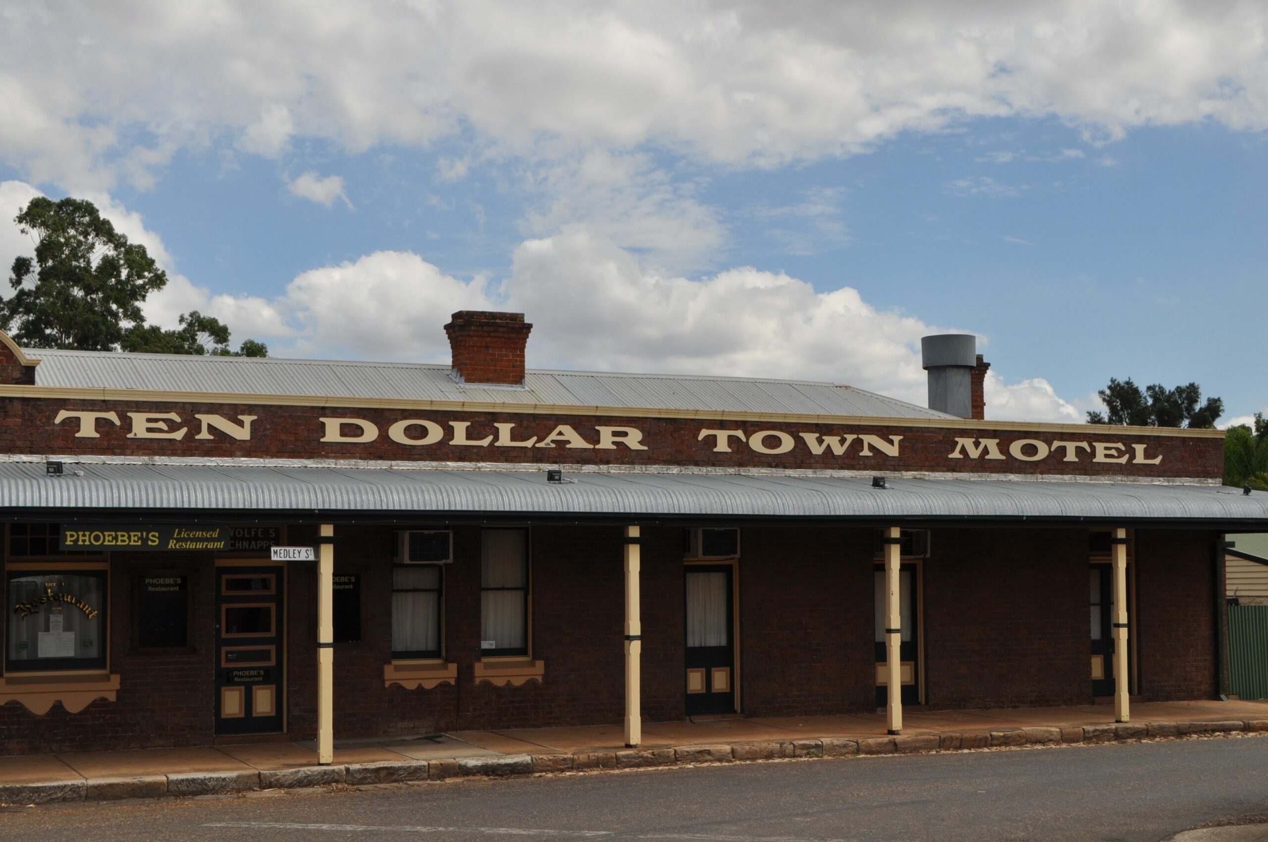 Ten Dollar Town Motel