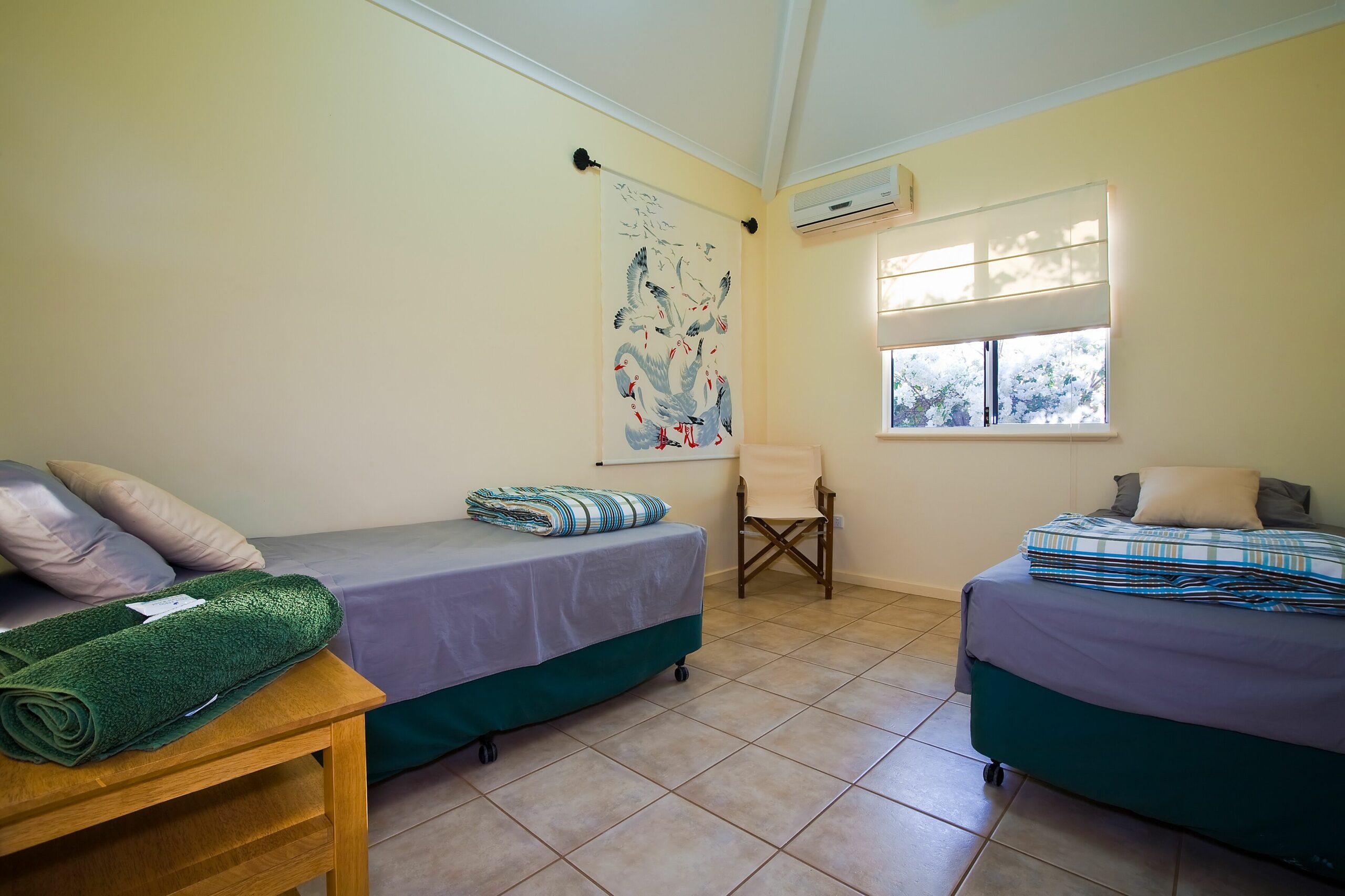 Osprey Holiday Village Unit 110 - Wake up to the Birds in Your 4 Poster bed With a View