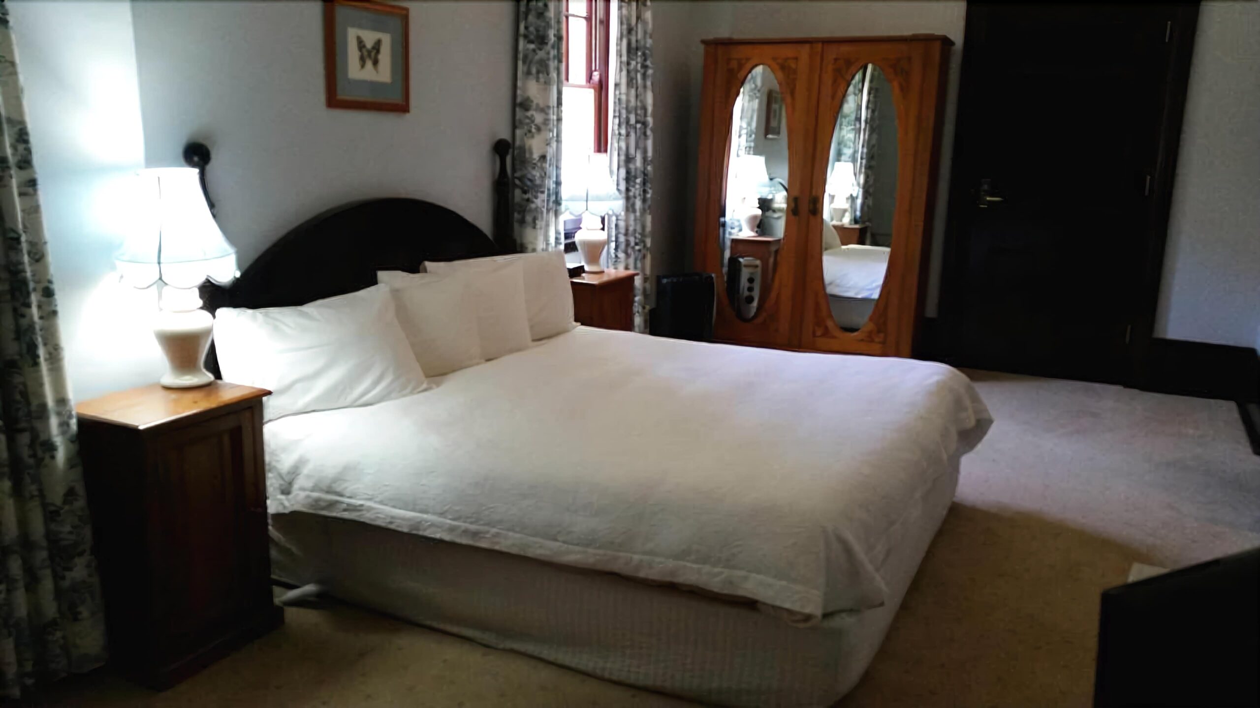 Petersons Armidale Winery & Guesthouse