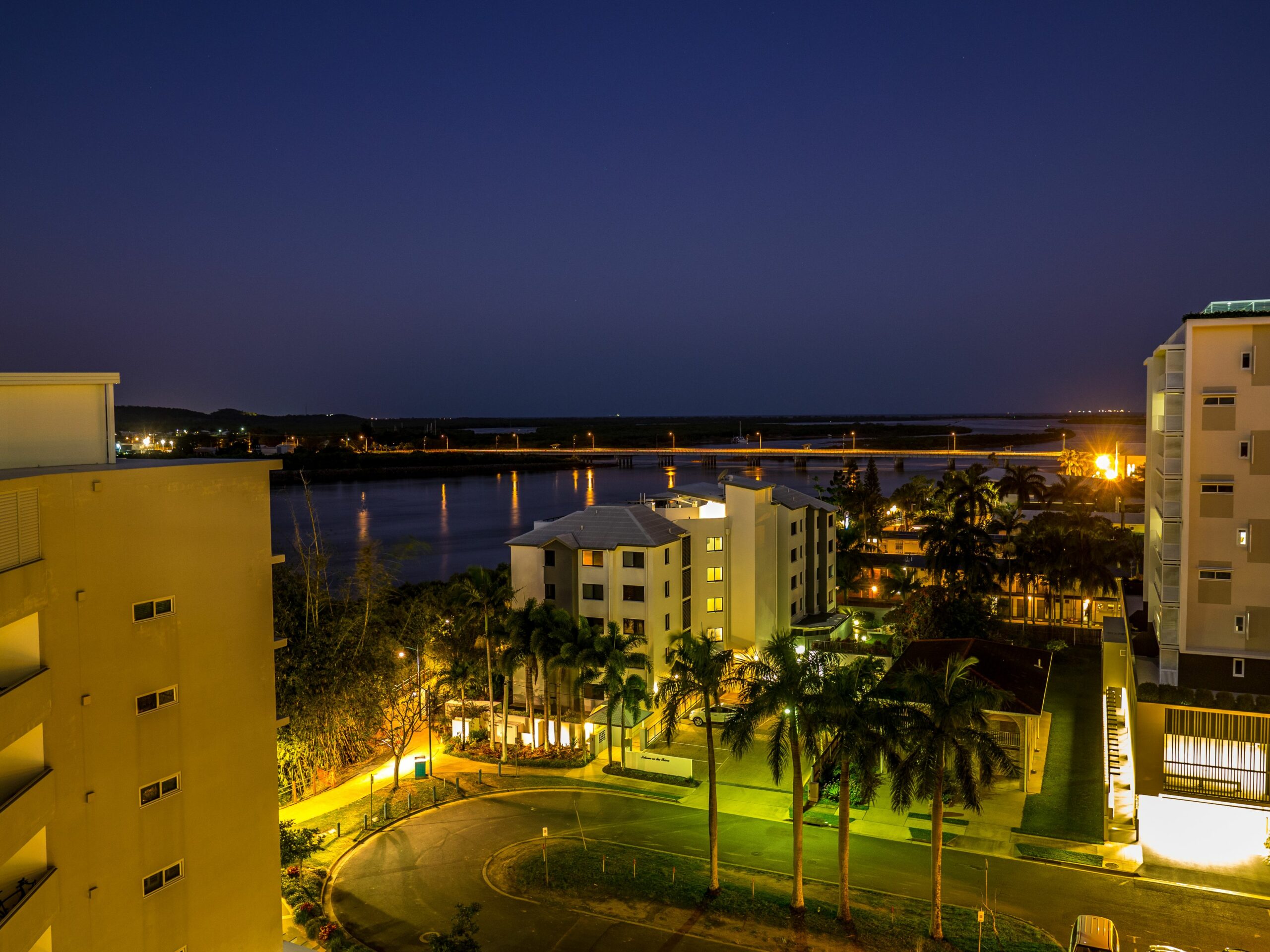 Lanai Riverside Apartments