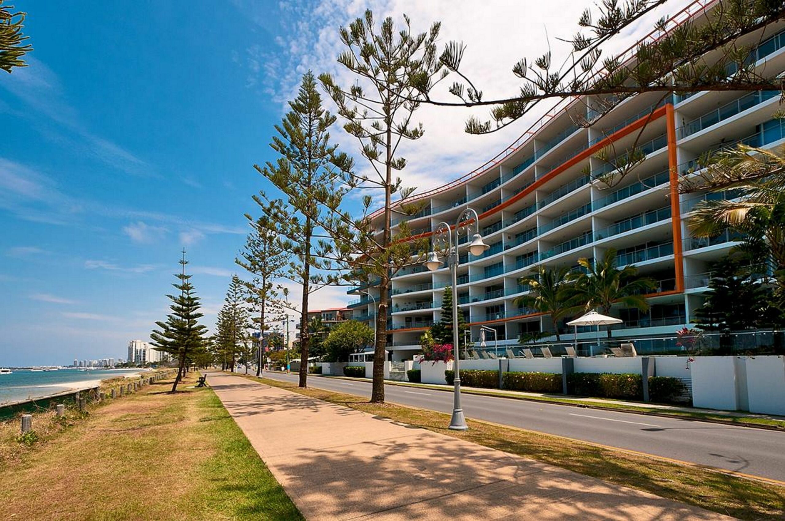 Silvershore Apartments on the Broadwater