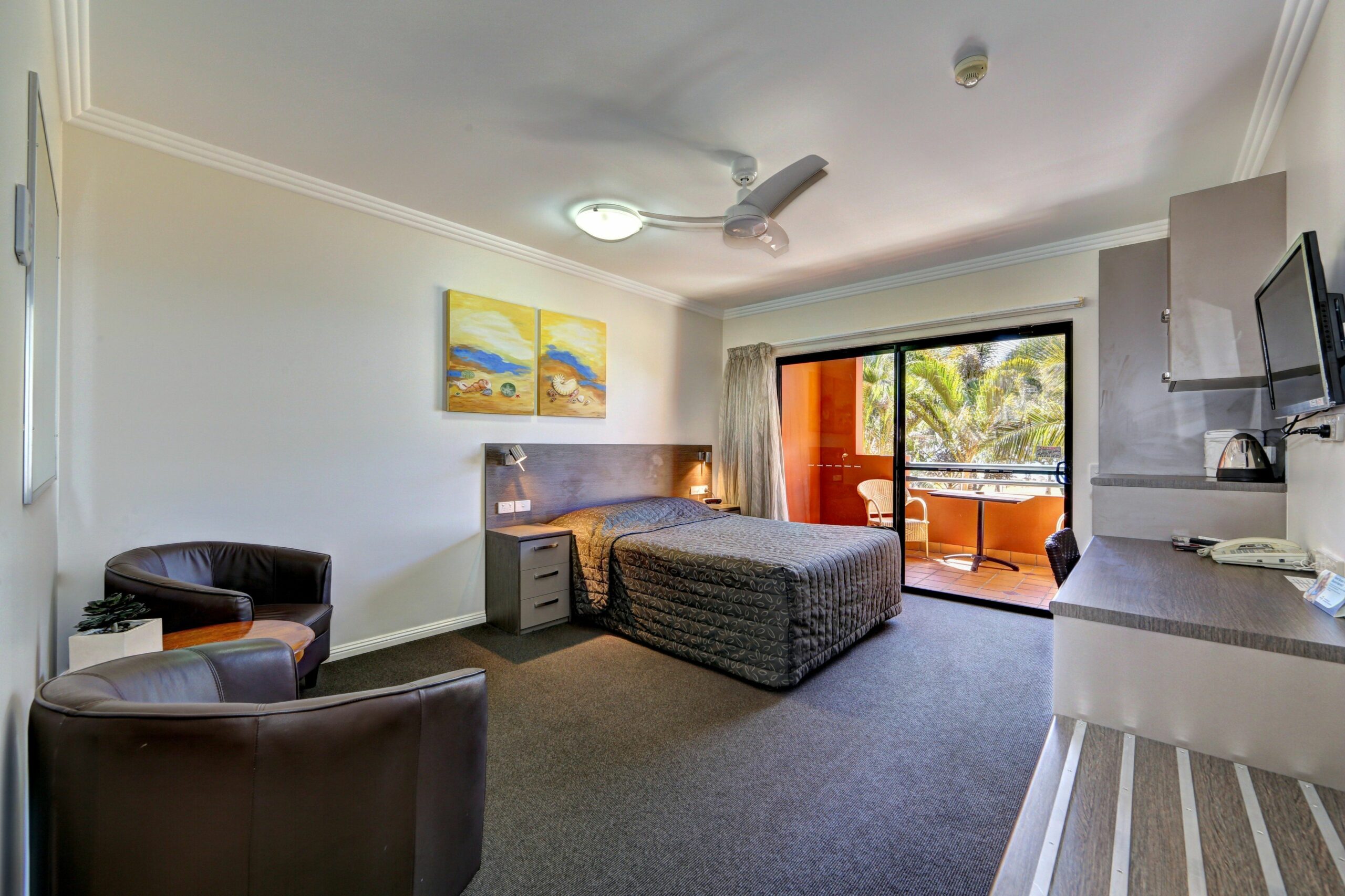 Kacys Bargara Beach Motel