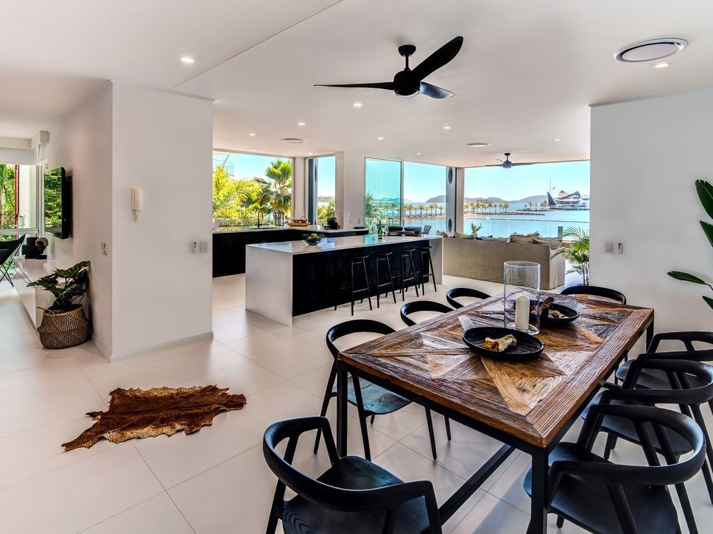 Pavillions 19, Hamilton Island