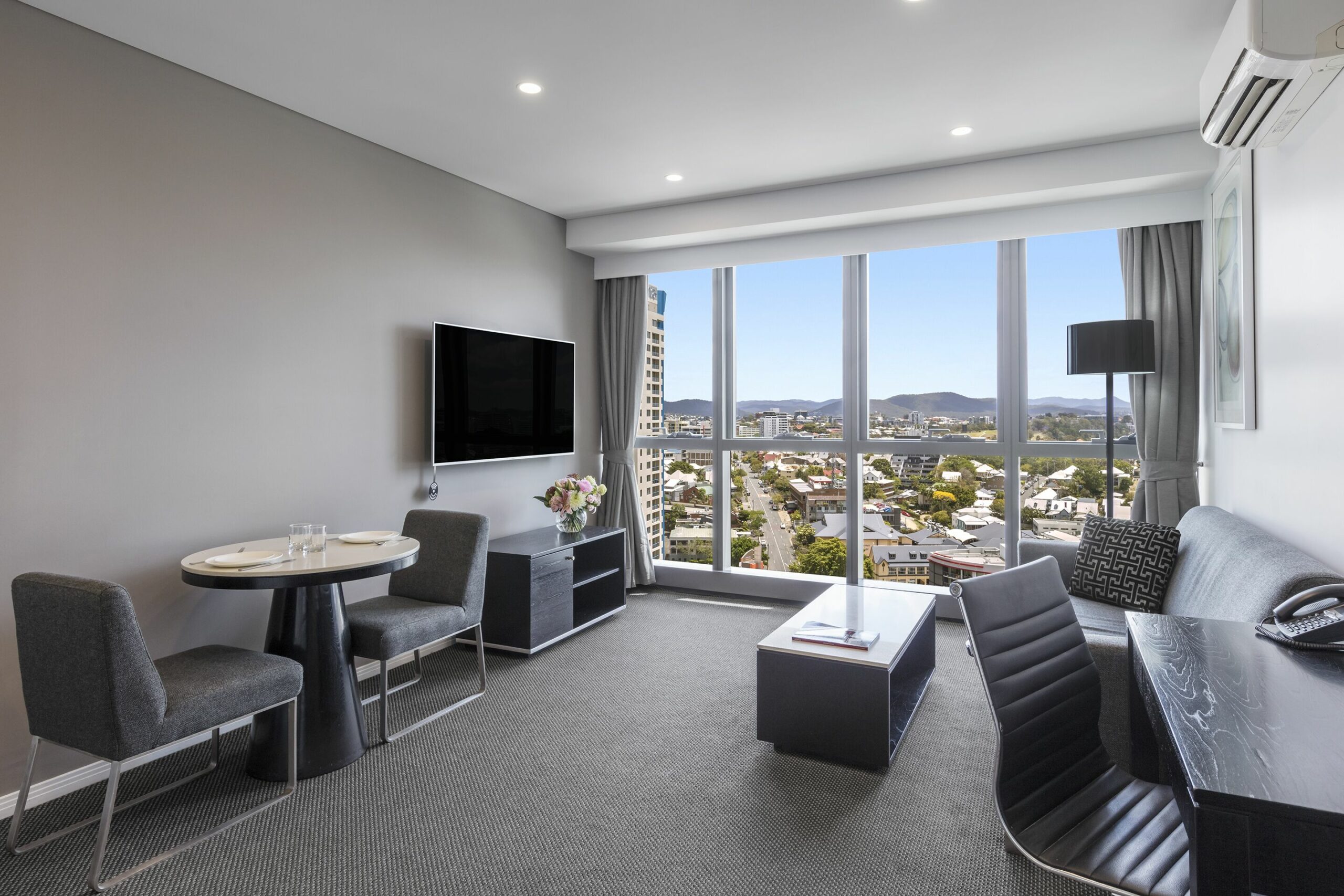 Meriton Suites Adelaide Street, Brisbane