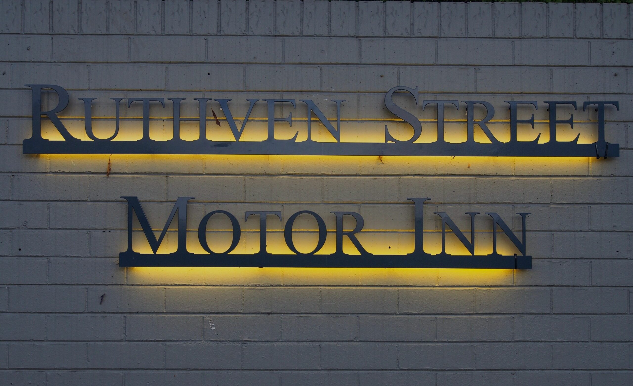 Ruthven Street Motor Inn