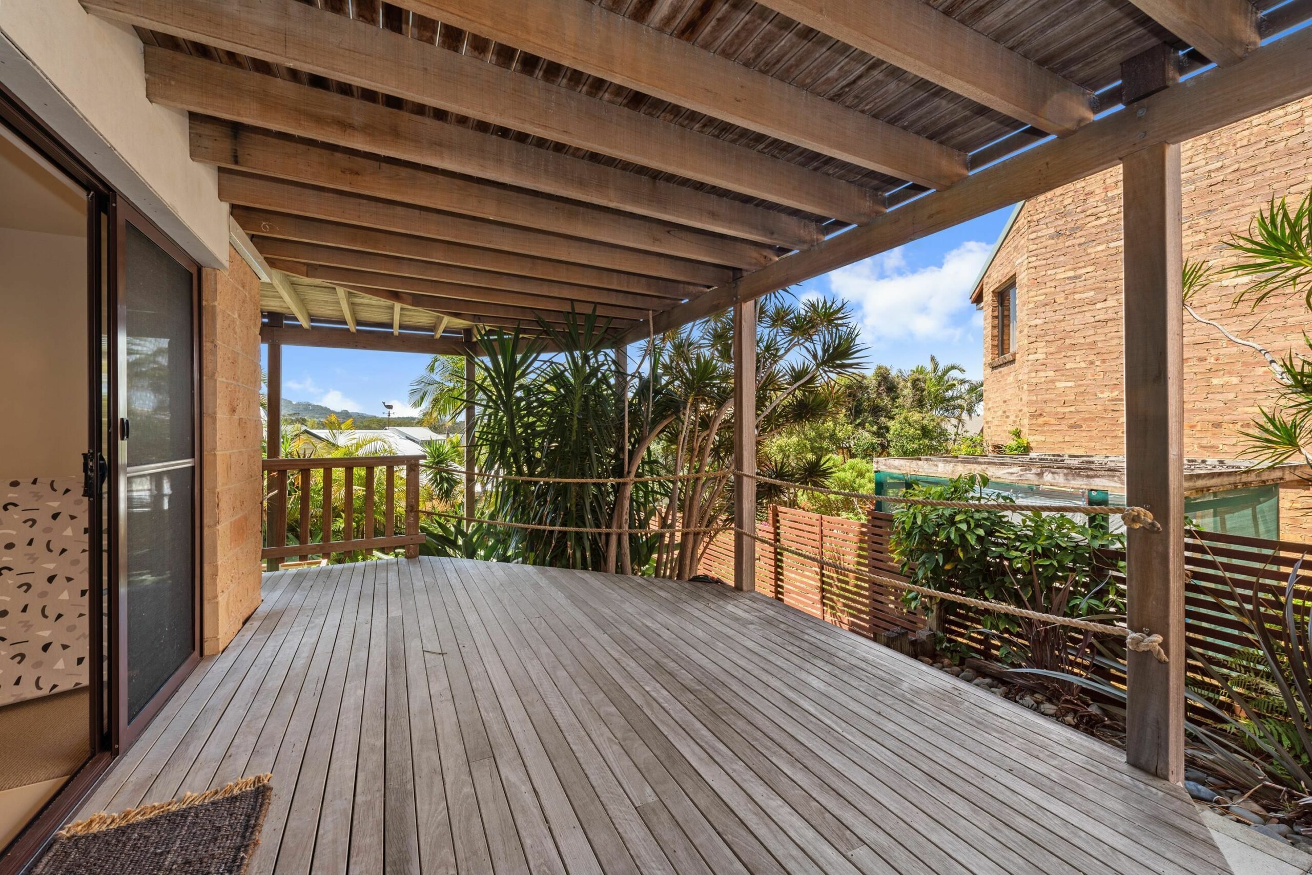 Emerald Seas Beach House - Ocean views