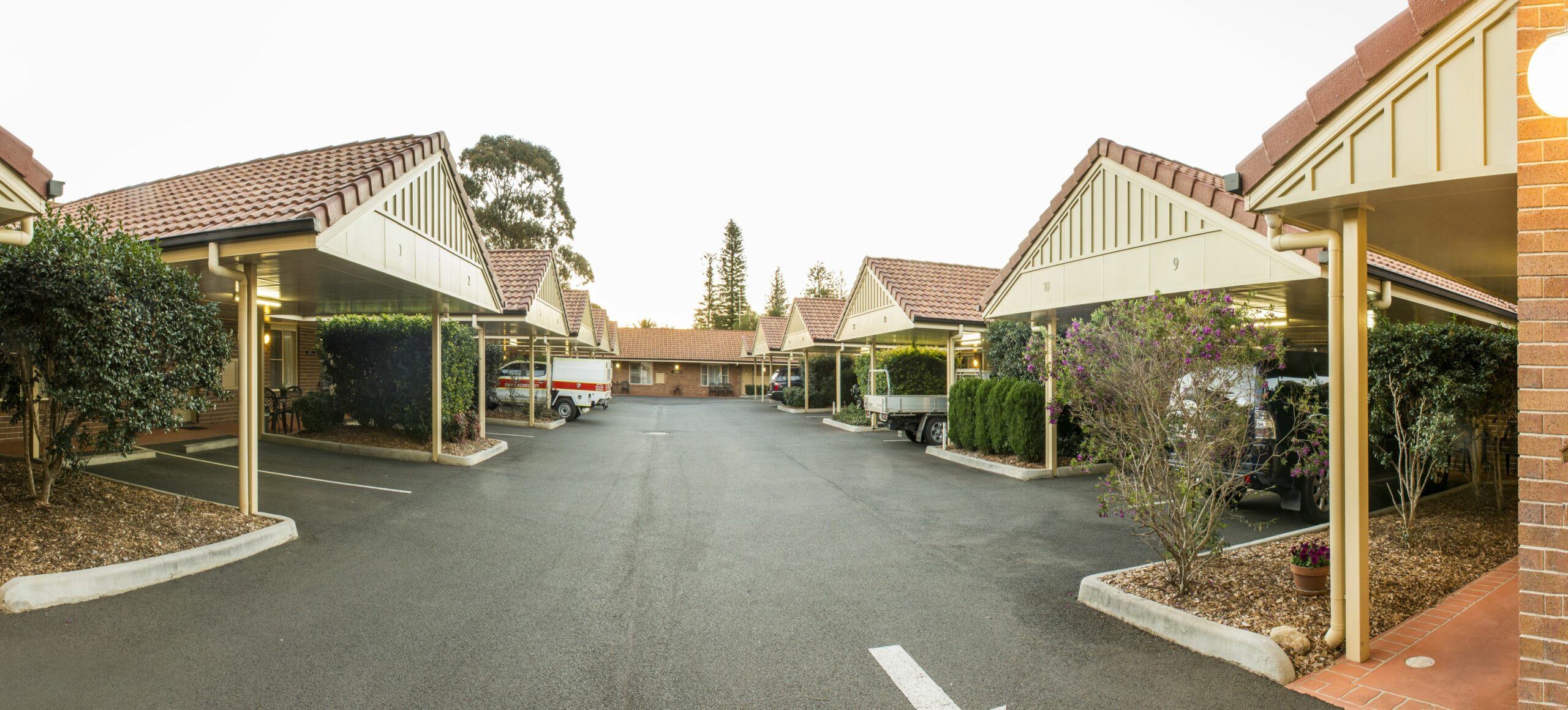 Cotswold Motor Inn