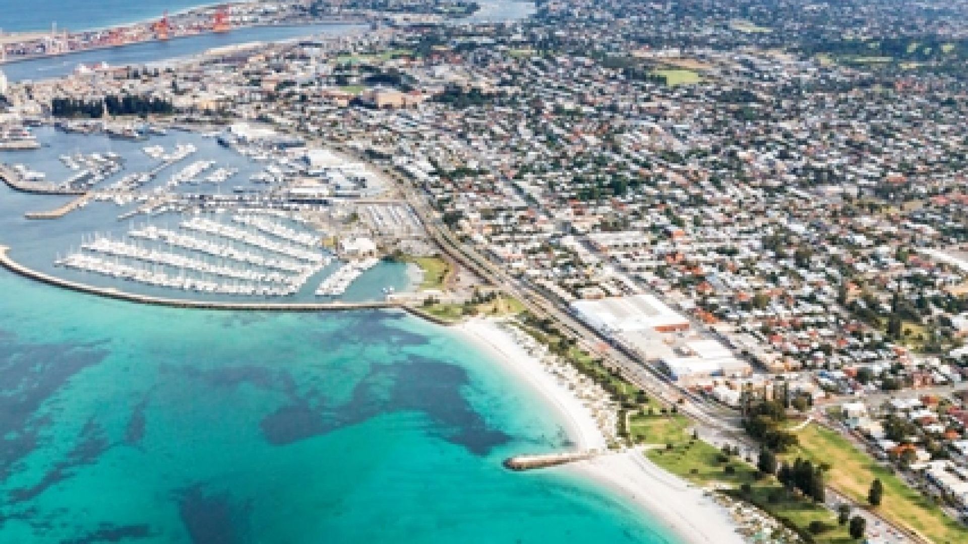 Central Fremantle Apartment With Port Views