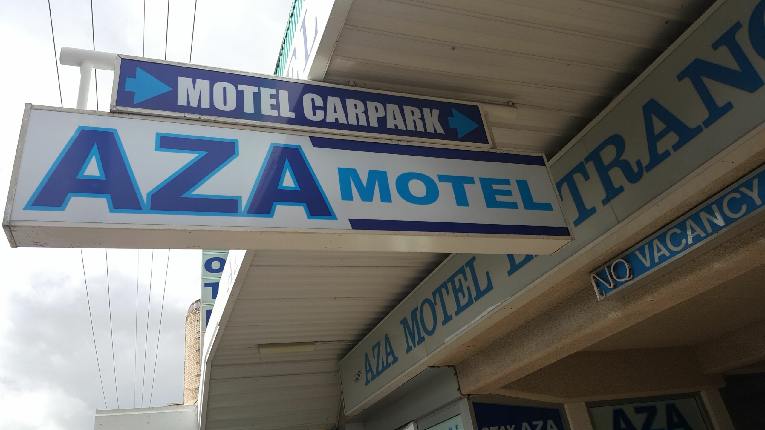 Aza Motel