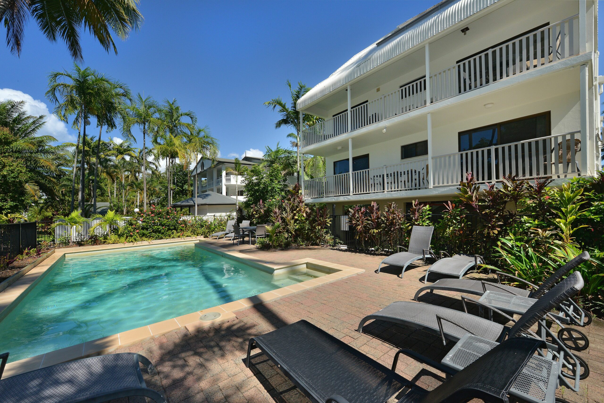 Seascape Holiday-Tropical Reef Apartment