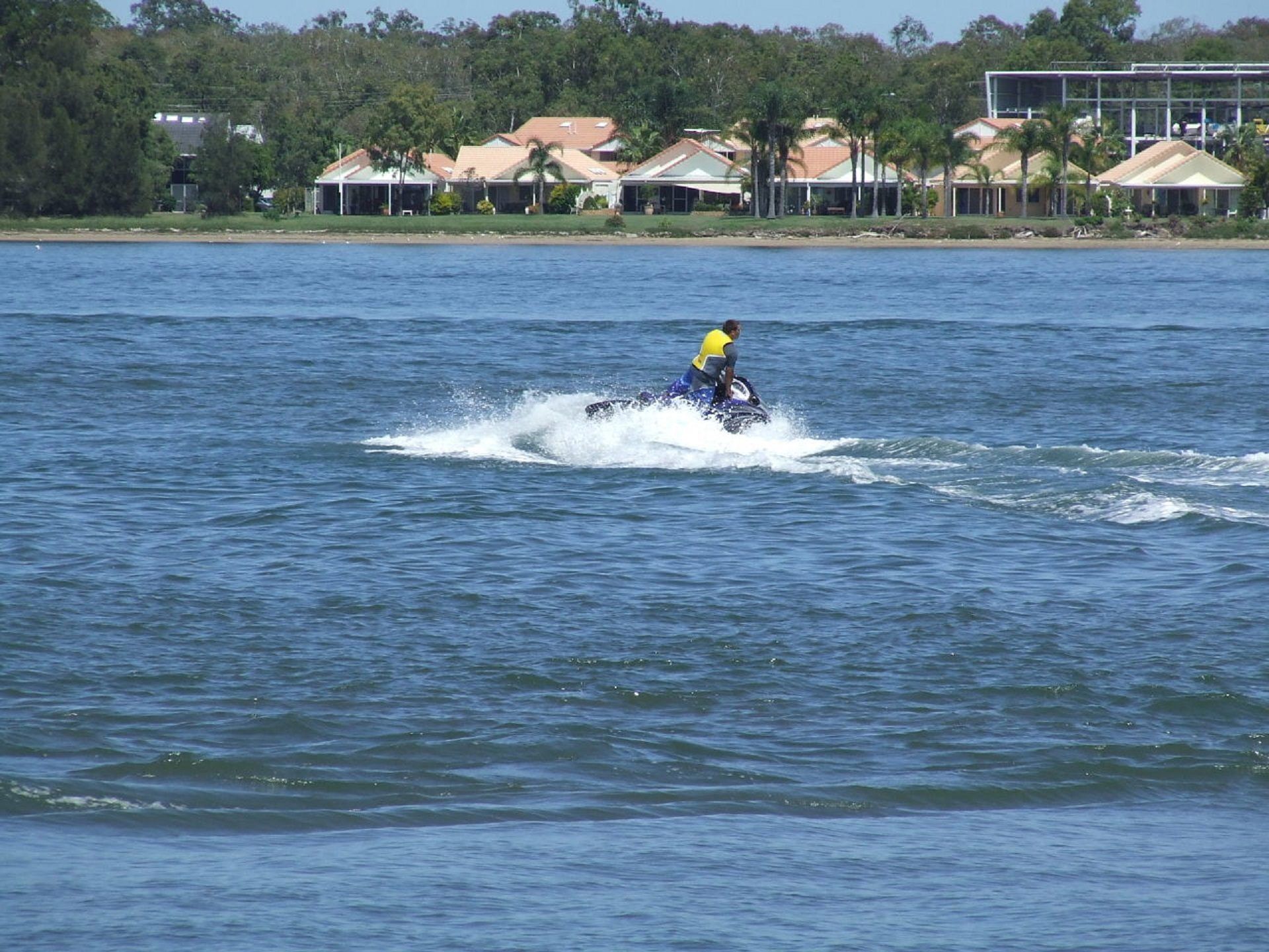 Lowset Home on the Canal - Dolphin Dr, Bongaree