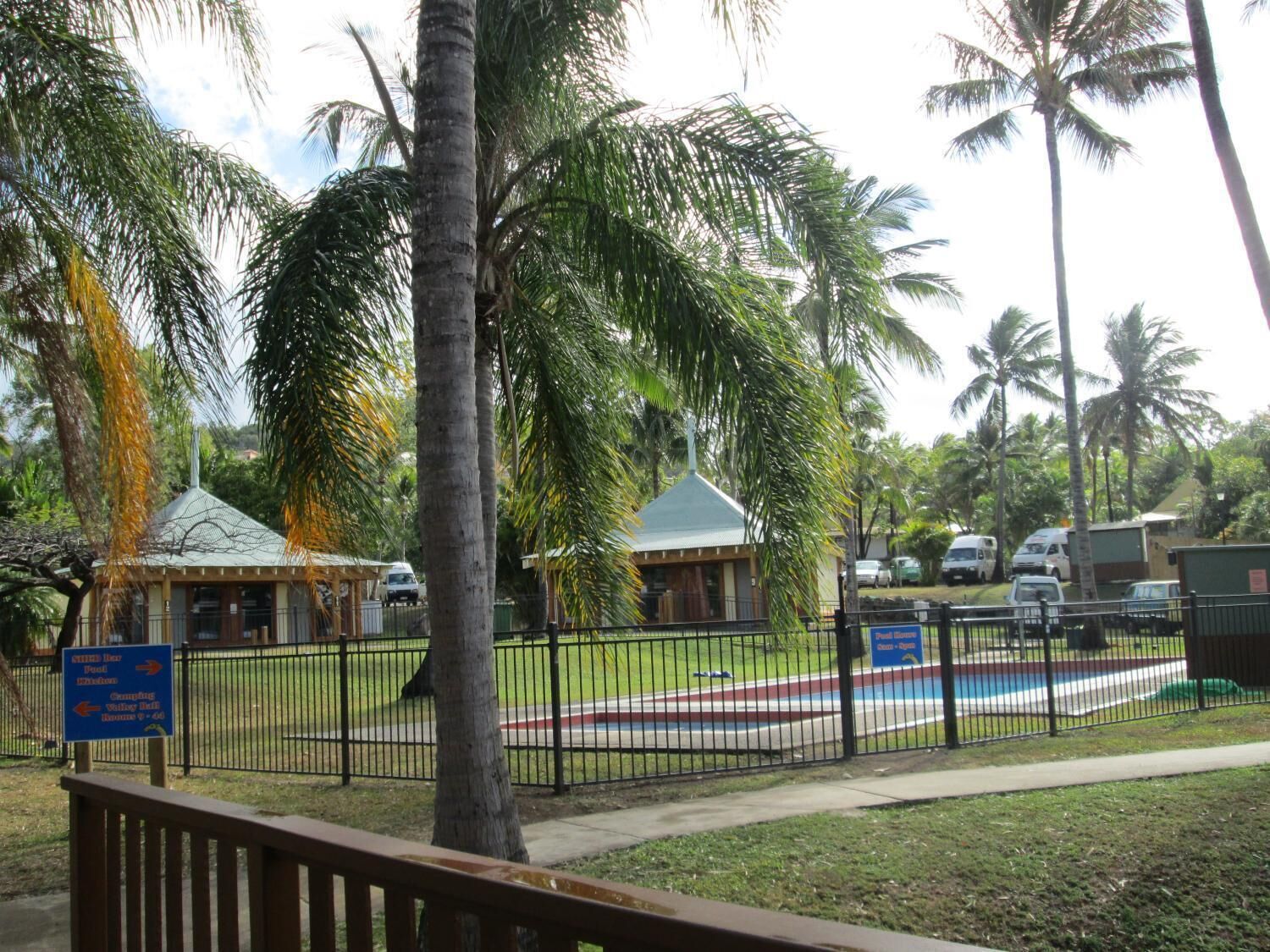 Nomads Airlie Beach