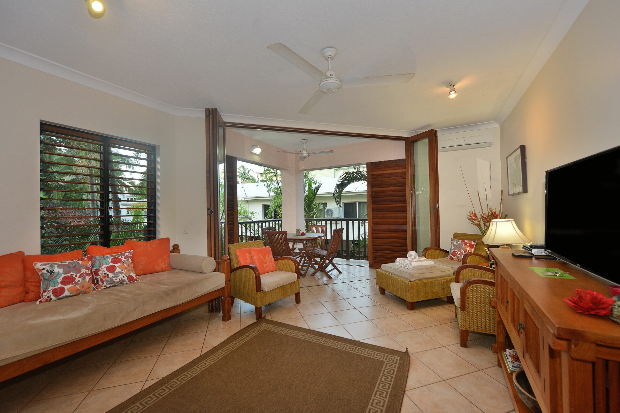 Seascape Holidays- Hibiscus Apartment