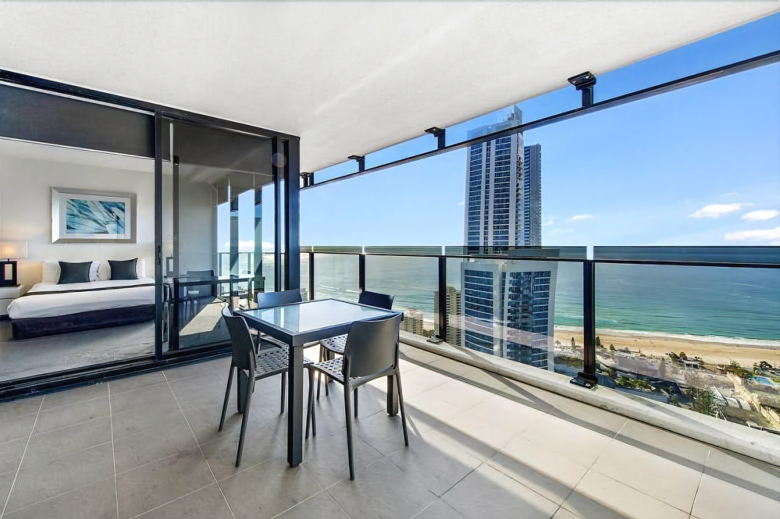 Central Surfers Paradise - Seaview Deluxe Spa Apartment