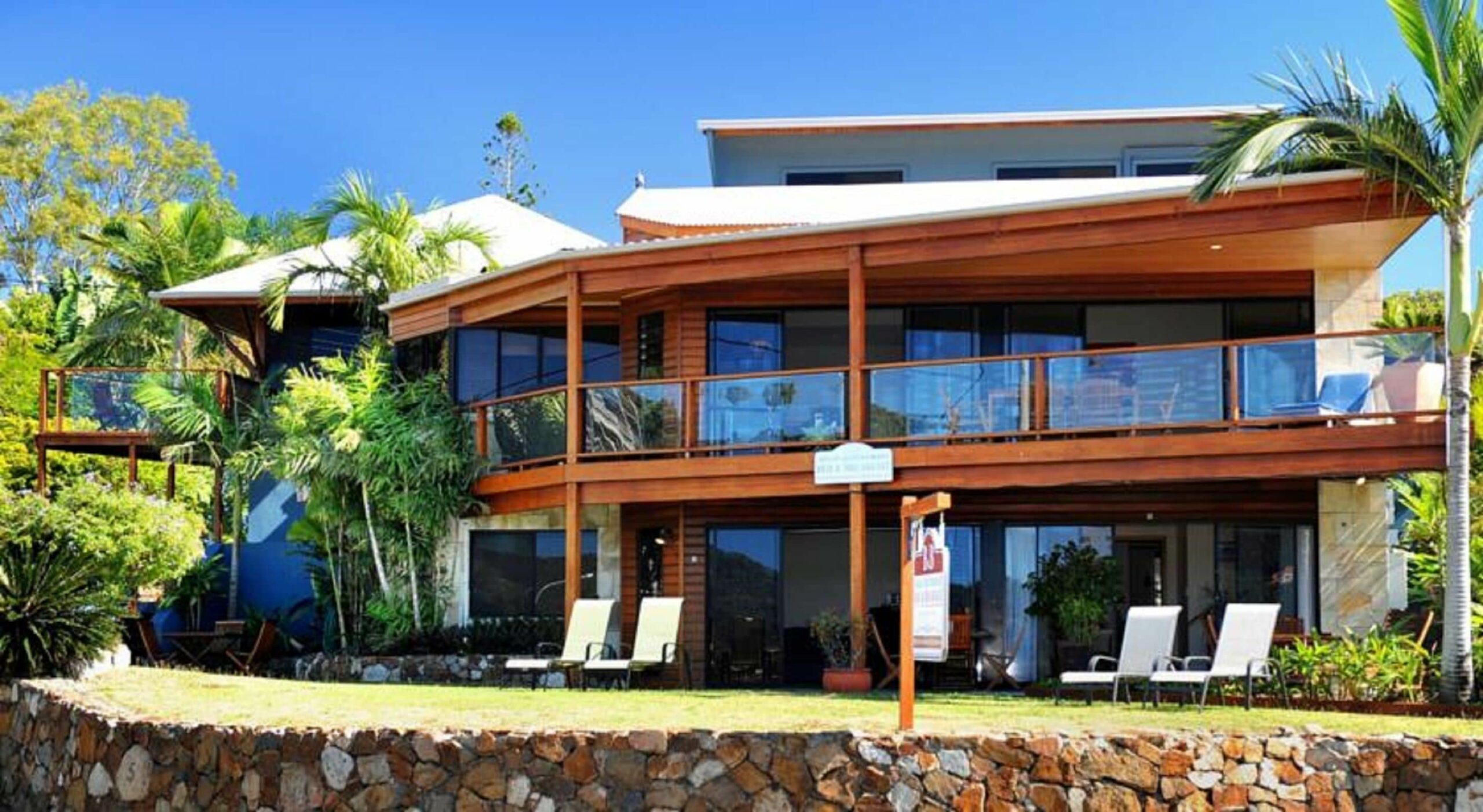 Airlie Waterfront Bed & Breakfast