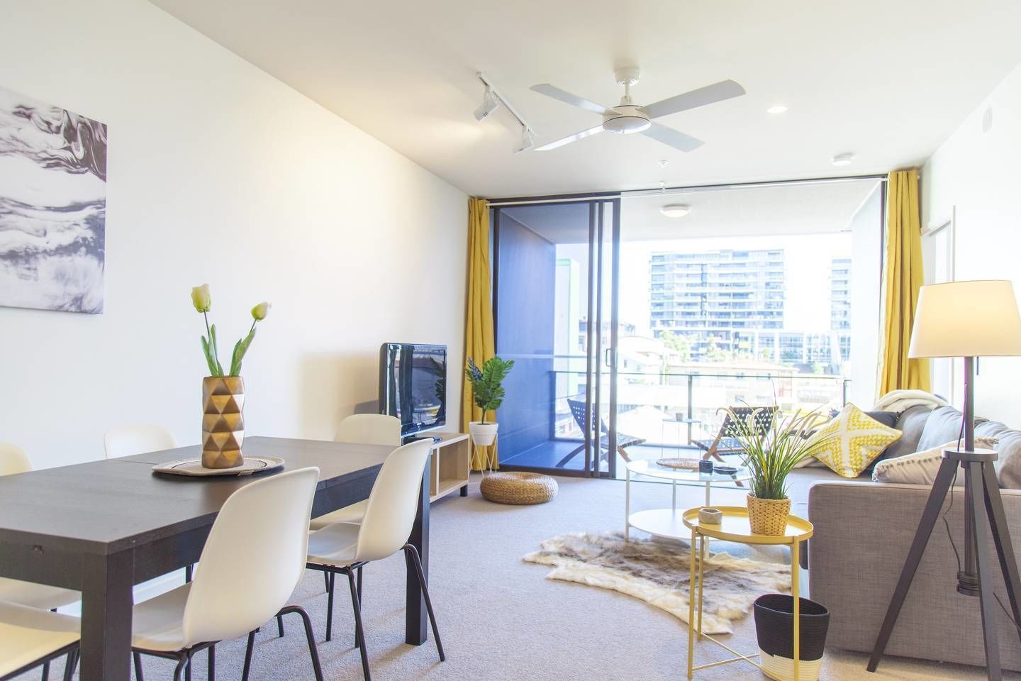 Chic Living in South Brisbane + Rooftop Pool