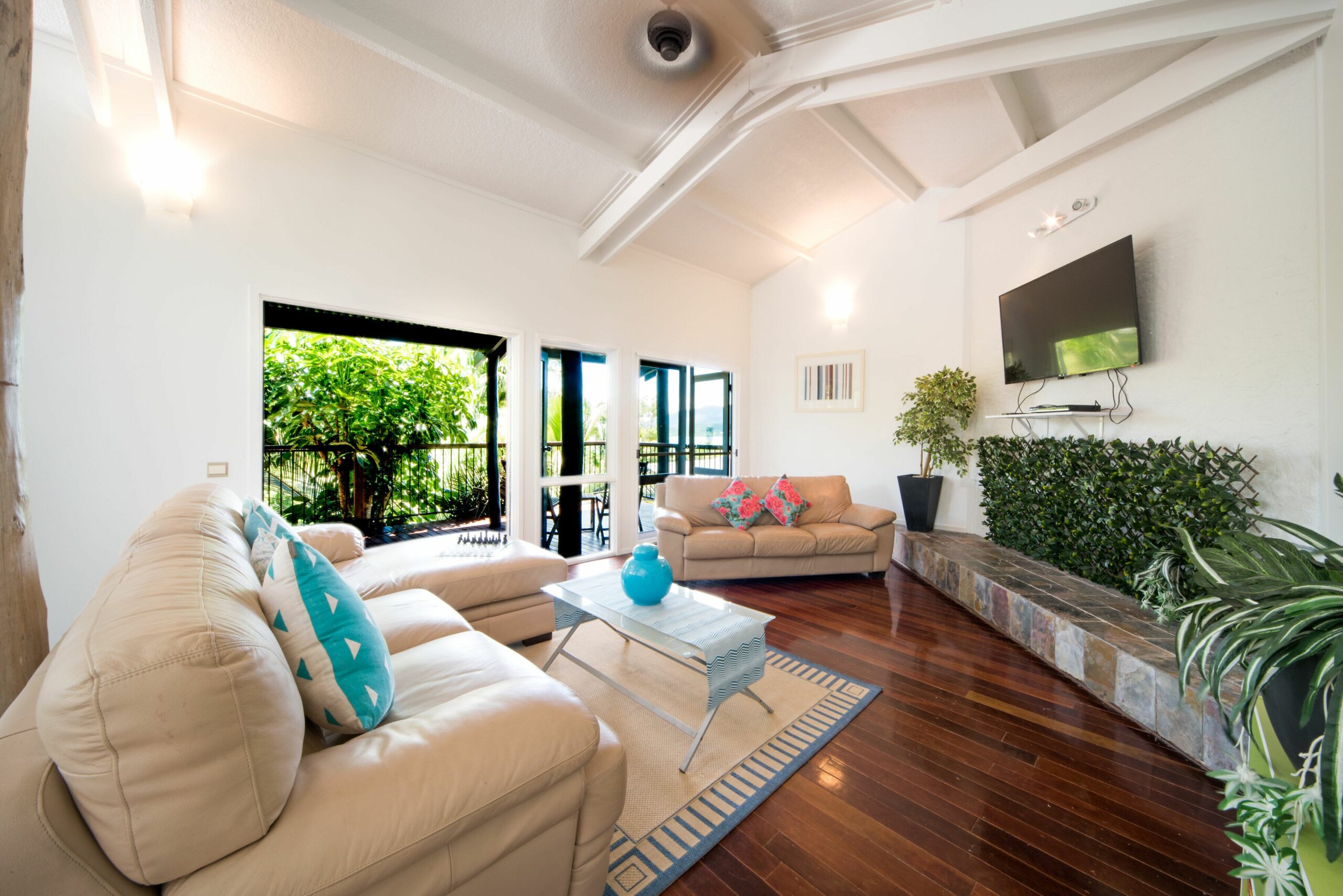 Airlie Beach Treehouse/from $45/night/person