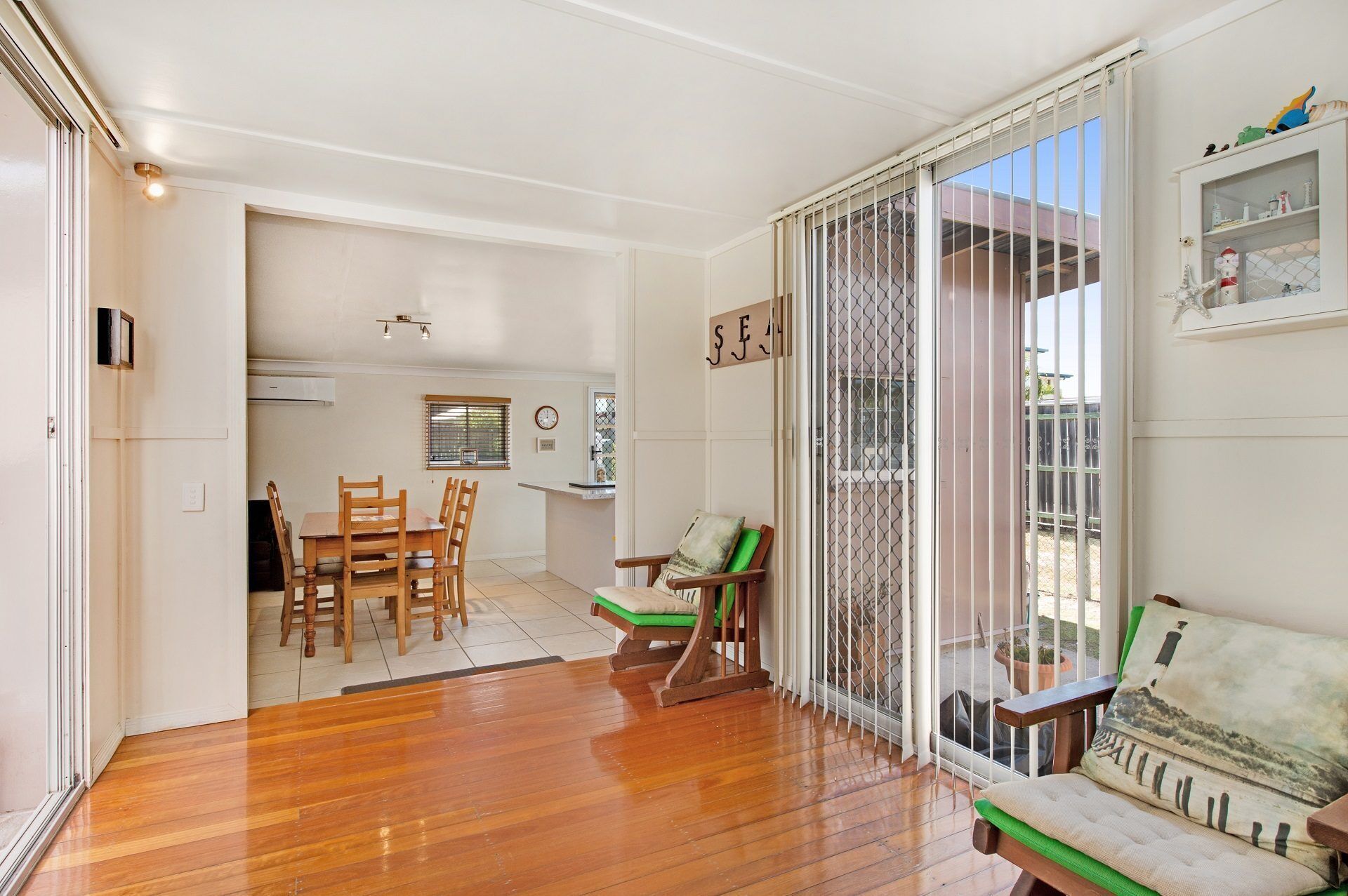 Close to Water, Restaurants and Clubs, Toorbul St, Bongaree