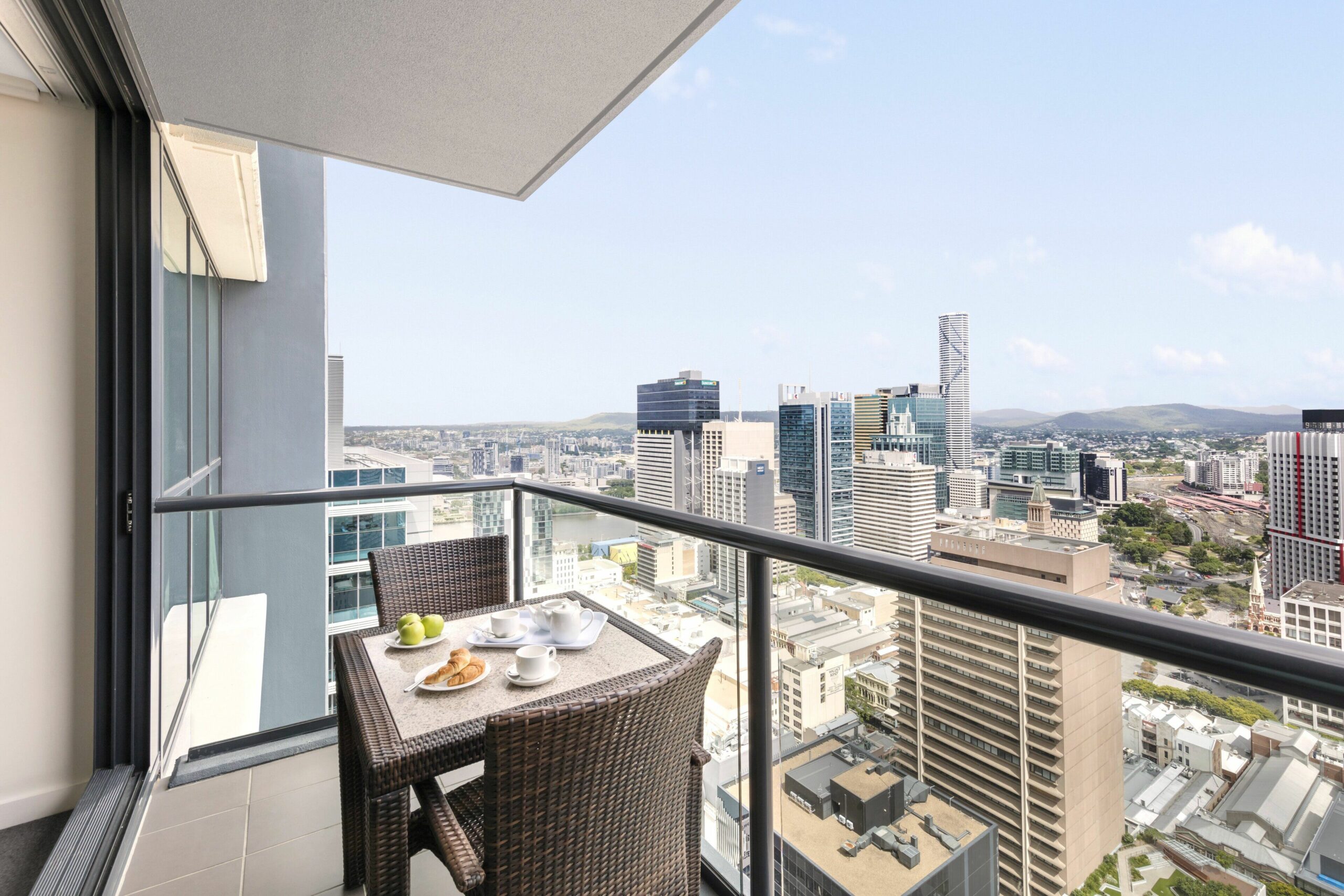 Oaks Brisbane on Charlotte Suites