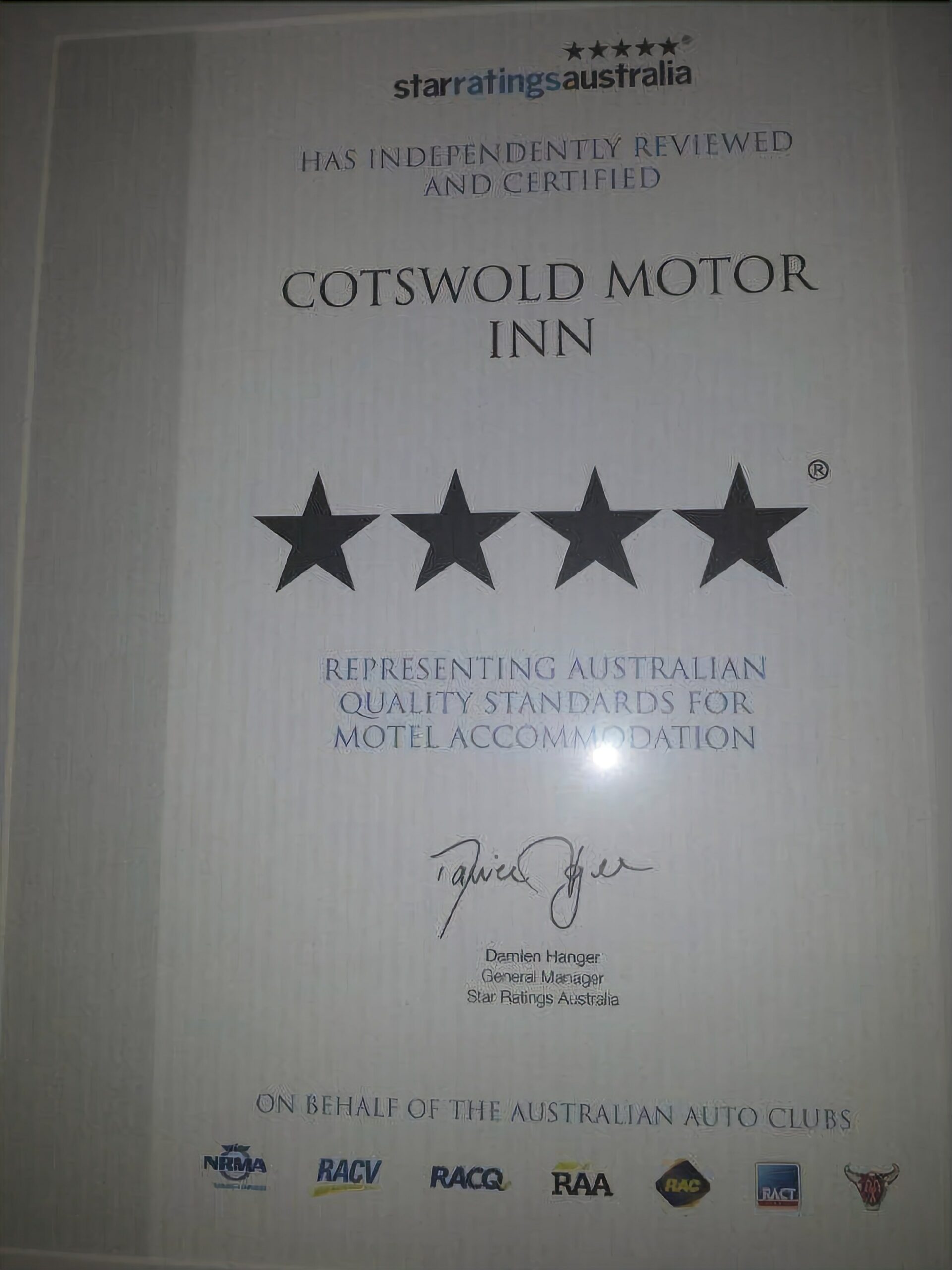 Cotswold Motor Inn