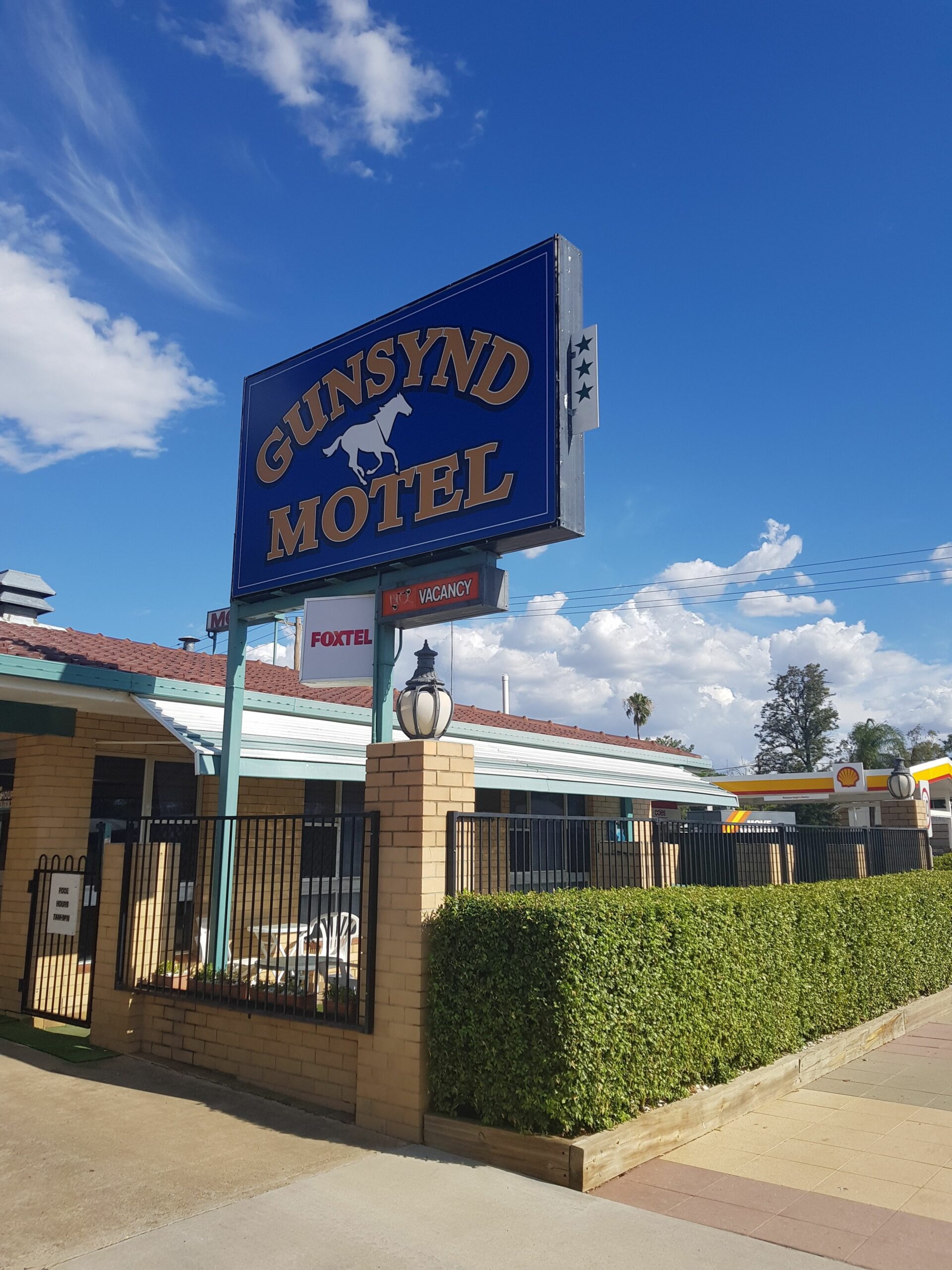 Gunsynd Motor Inn