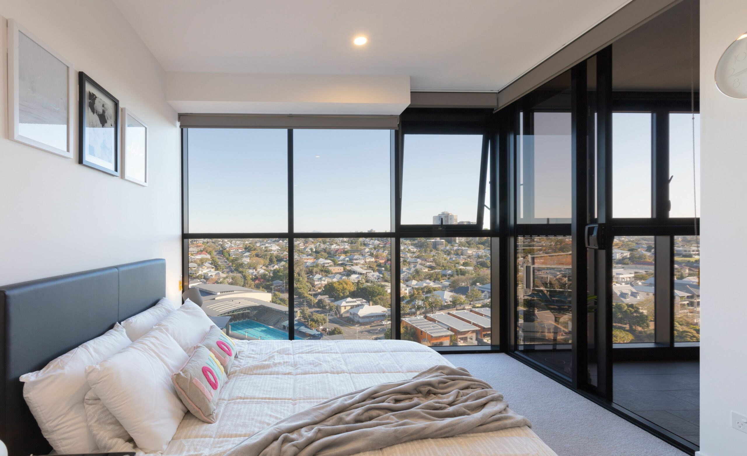 Homely Apartments in Southbank