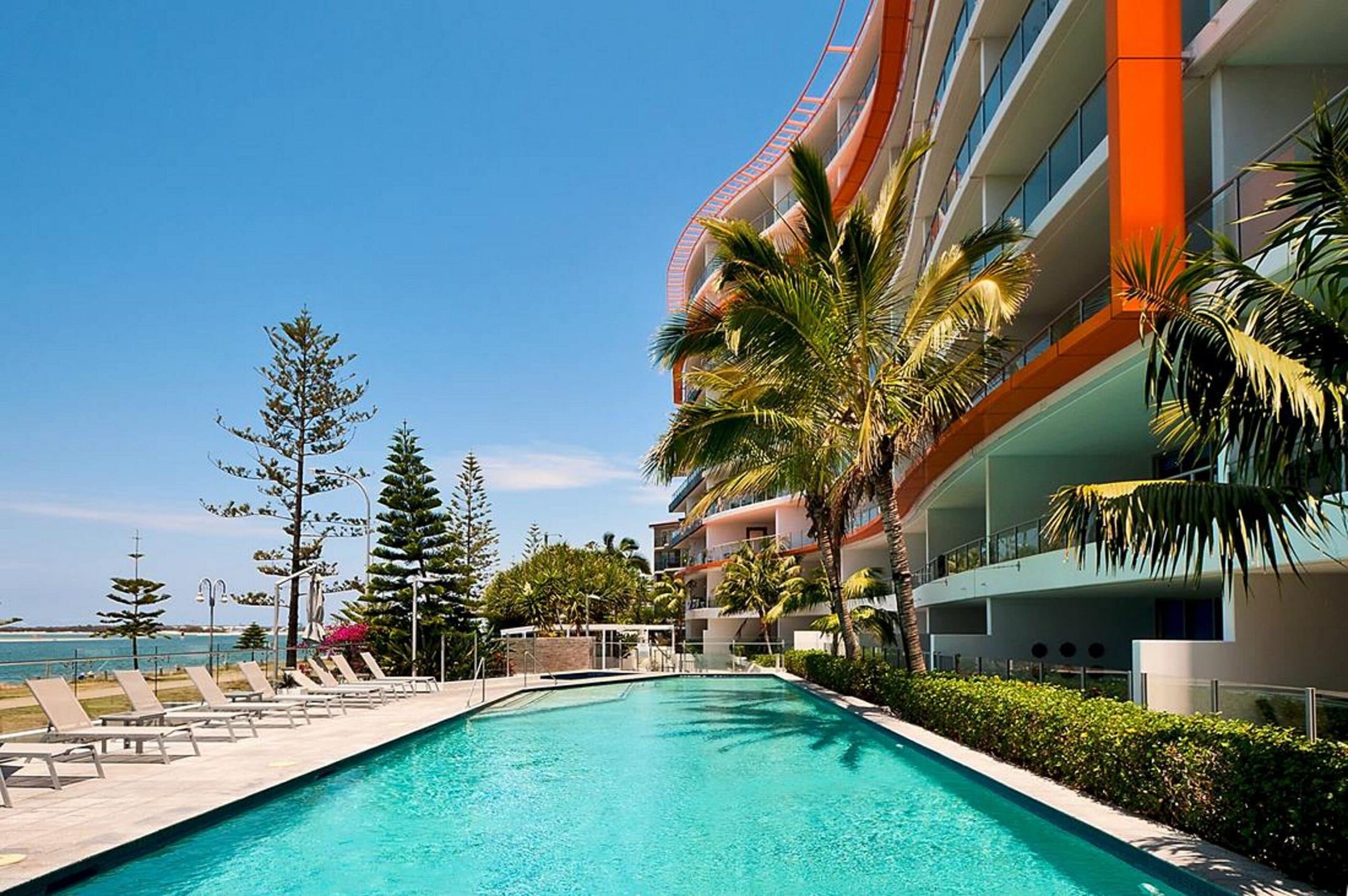 Silvershore Apartments on the Broadwater