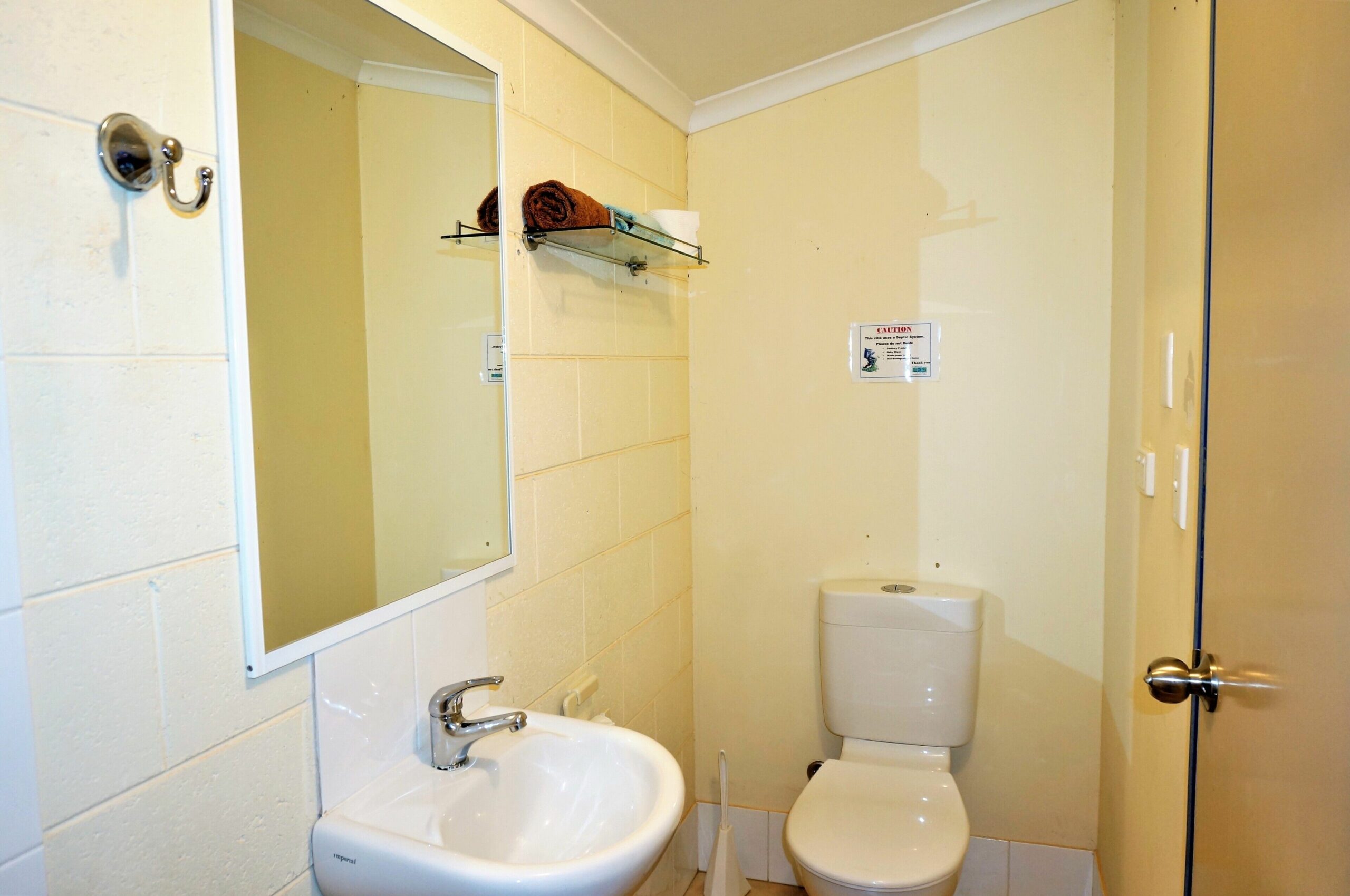 Osprey Holiday Village Unit 110 - Wake up to the Birds in Your 4 Poster bed With a View