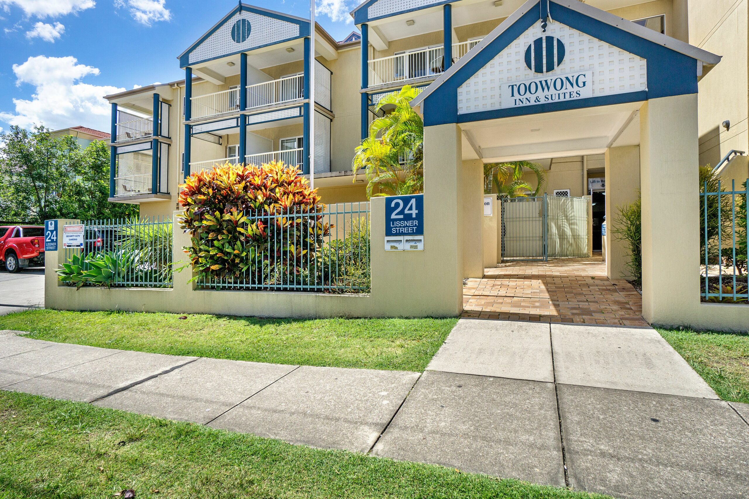 Toowong Inn & Suites