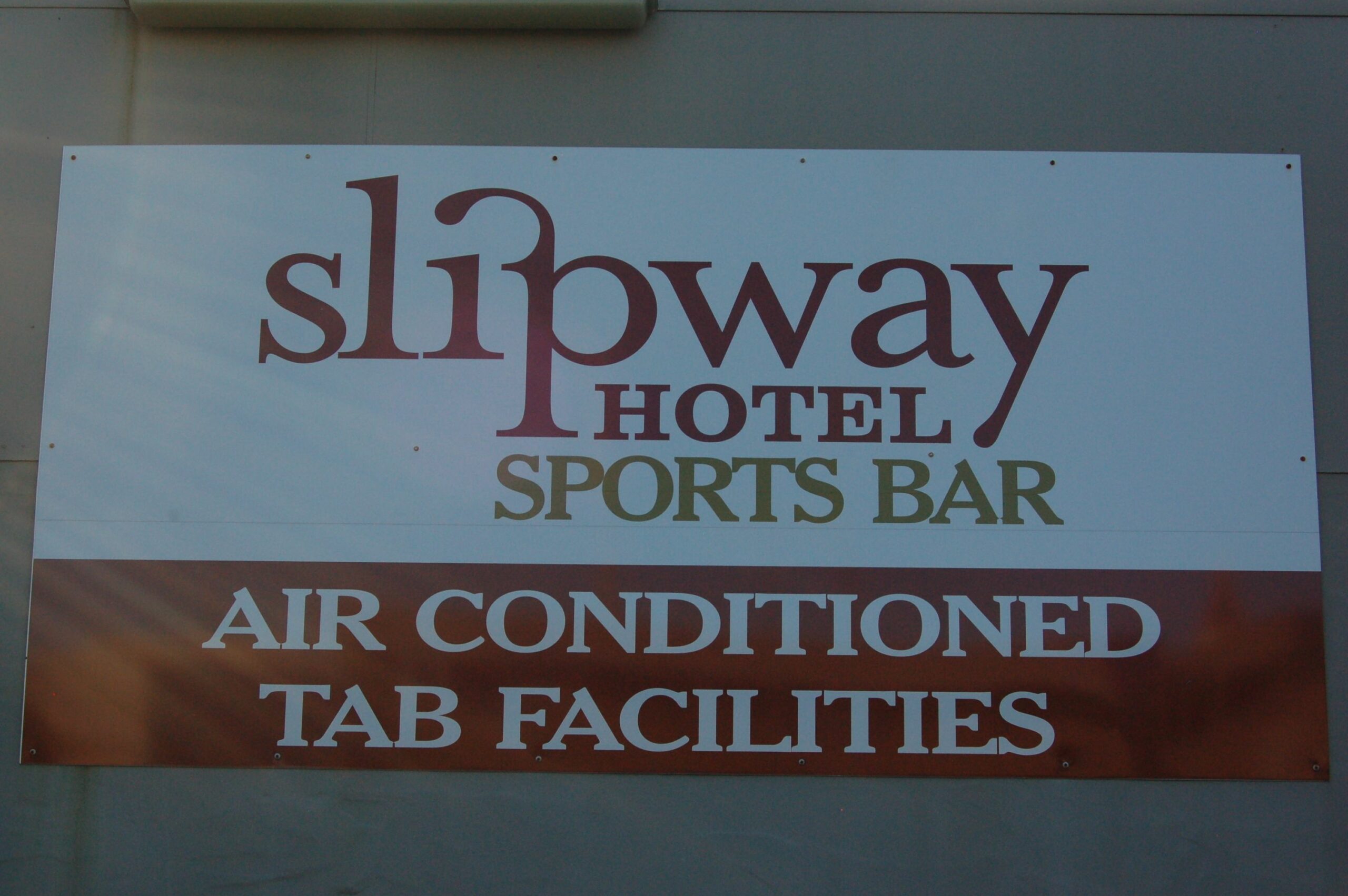 Slipway Hotel Motel