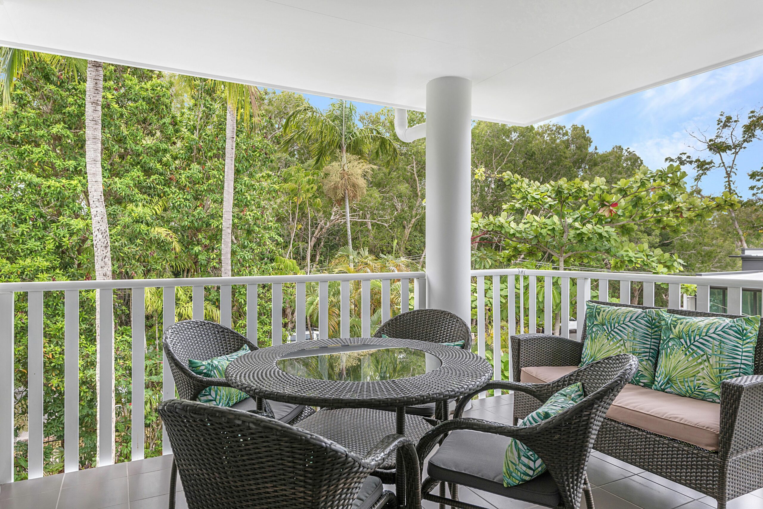 Port Douglas Outrigger Holiday Apartments