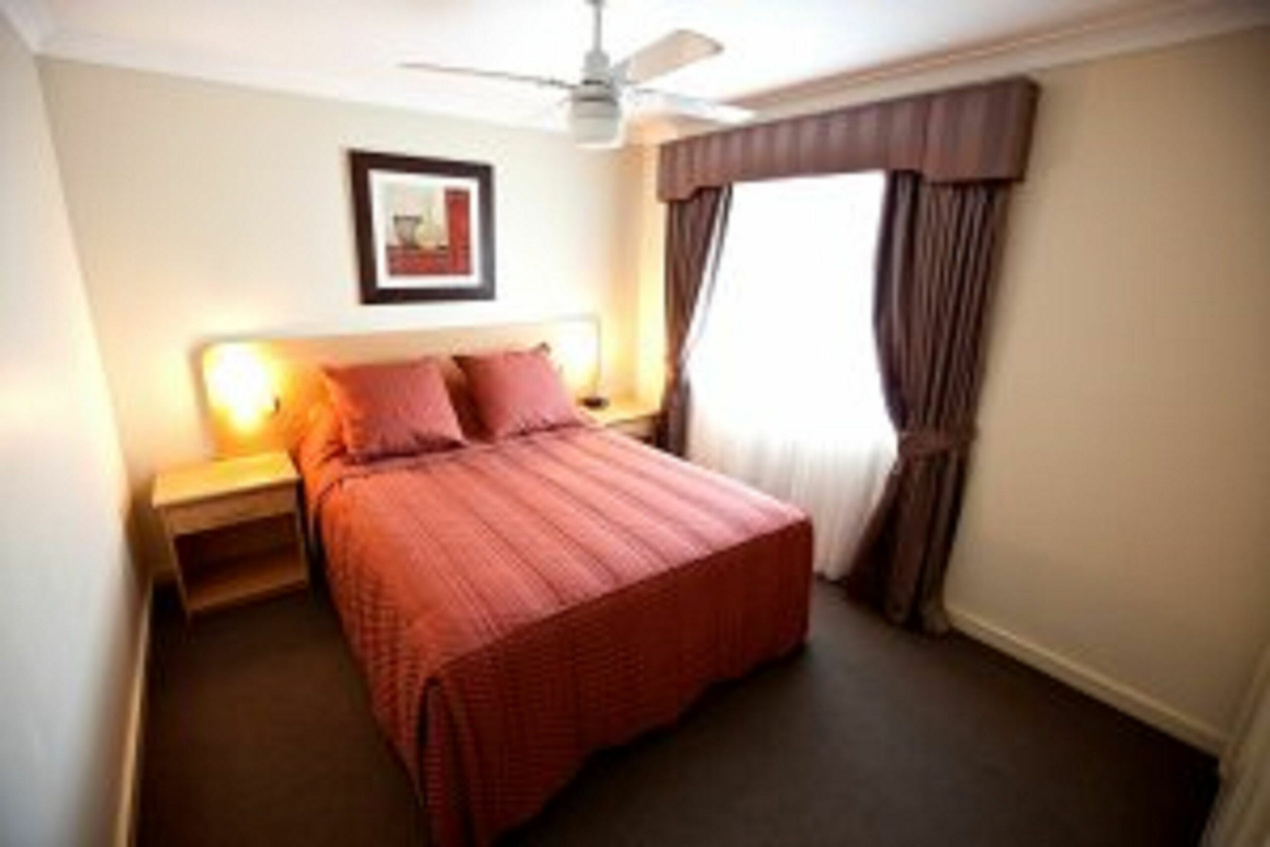 Cattleman's Country Motor Inn & Serviced Apartments