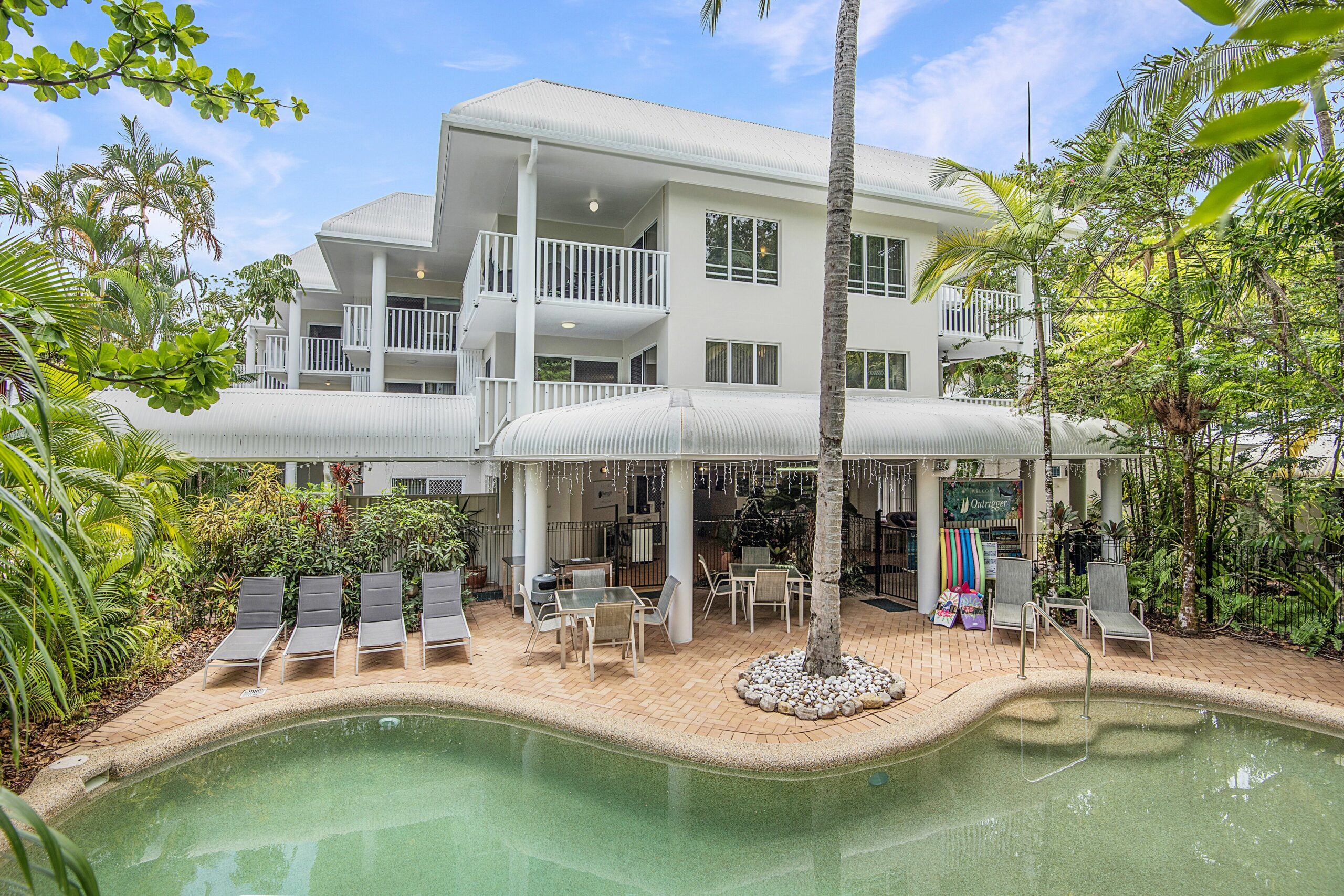 Port Douglas Outrigger Holiday Apartments