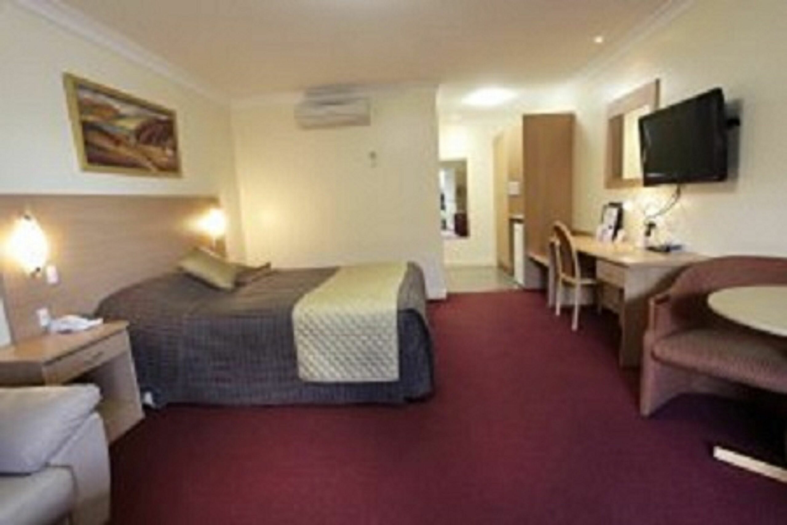 Cattleman's Country Motor Inn & Serviced Apartments