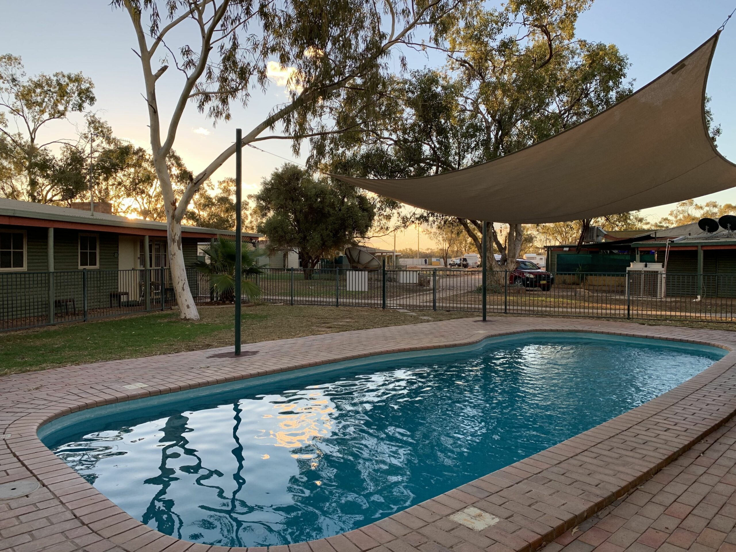 Lightning Ridge Outback Resort & Caravan Park