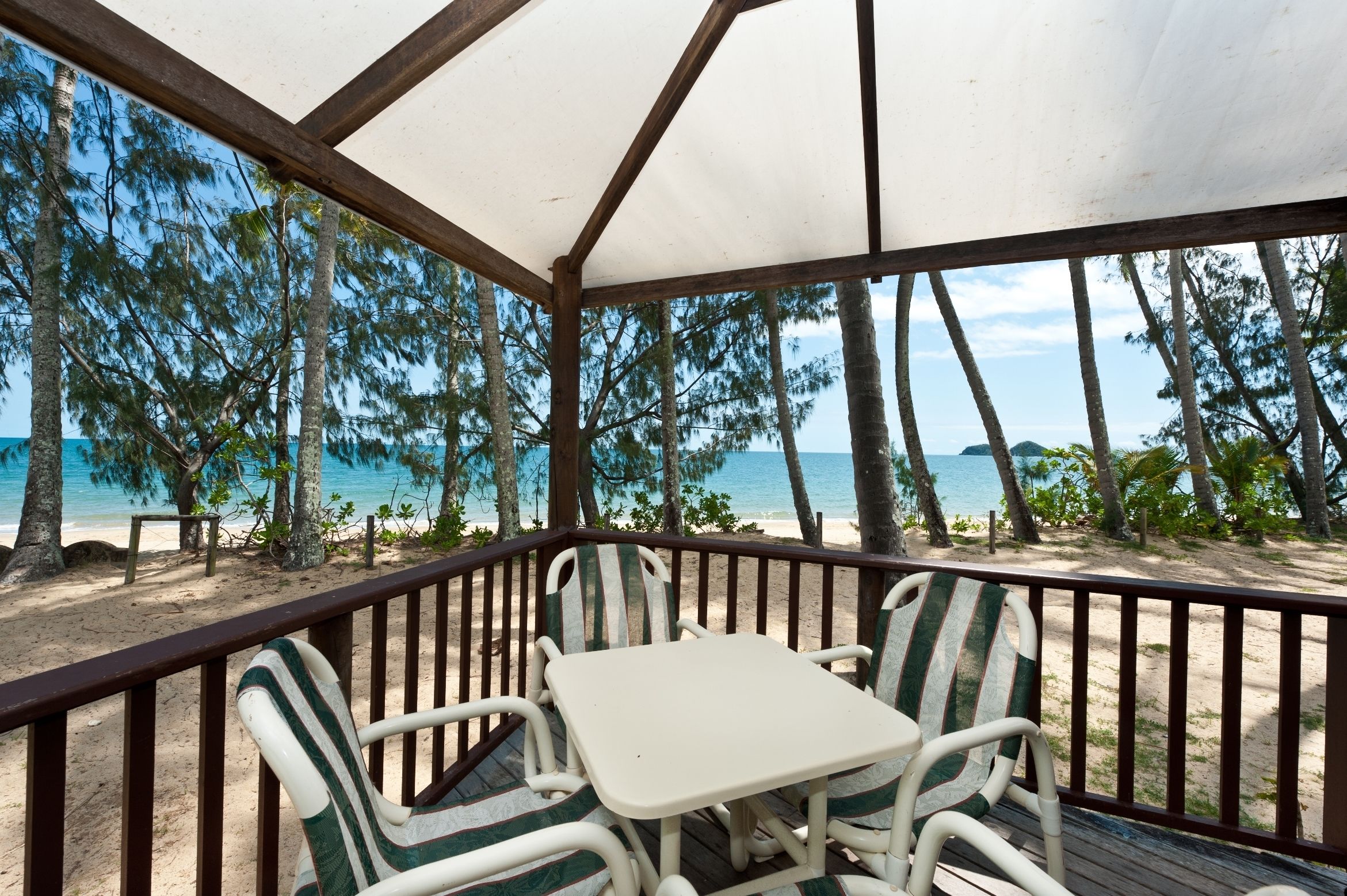 Ellis Beach Oceanfront Bungalows - Campground